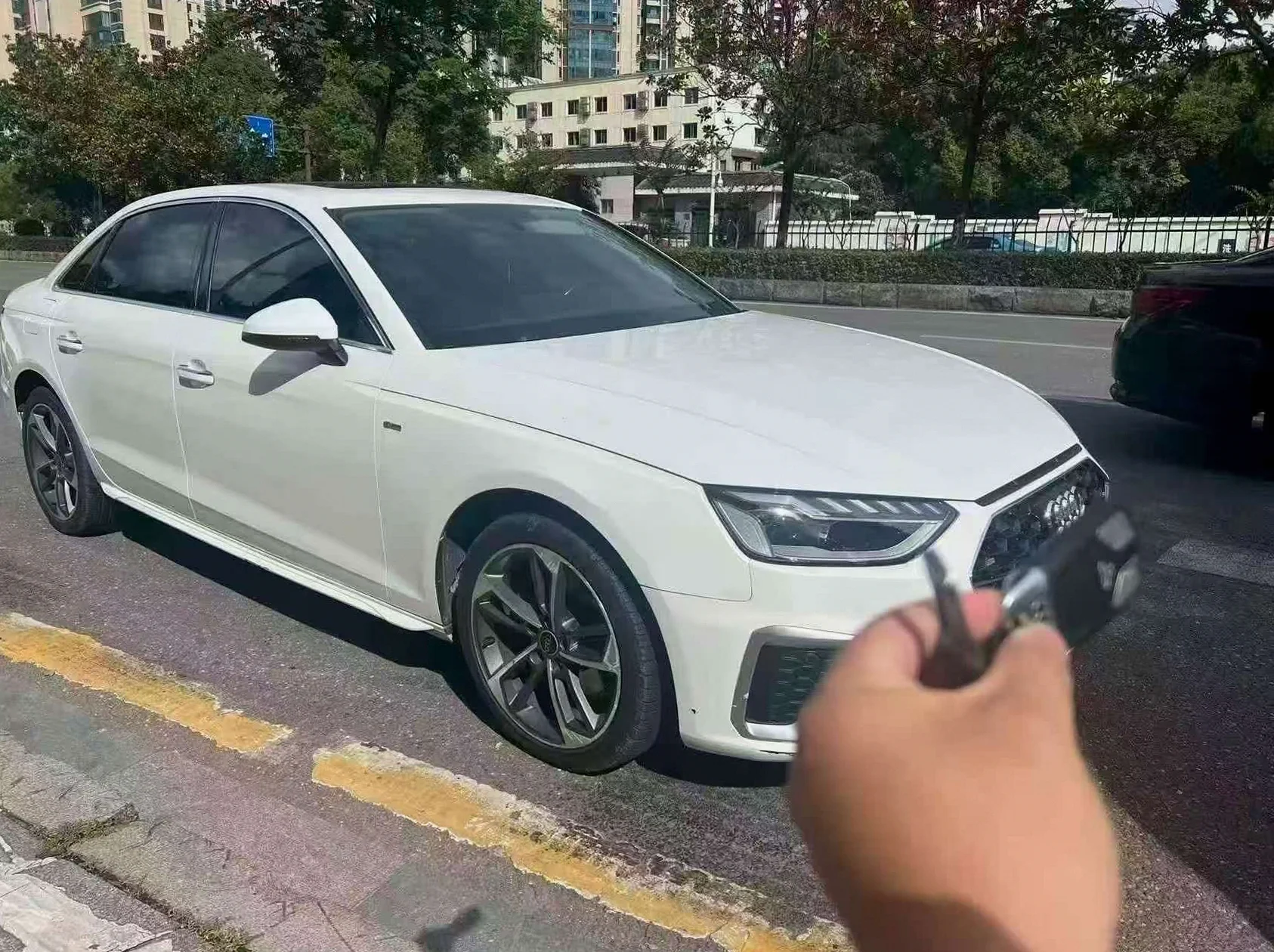 奥迪A4L 后面外观三