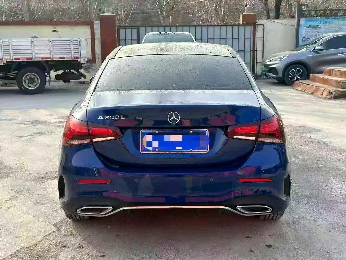 奔驰A 后面外观二