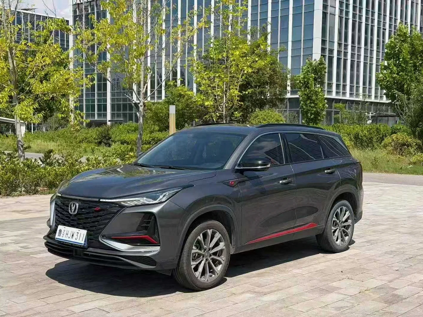长安汽车CS75 正面外观二