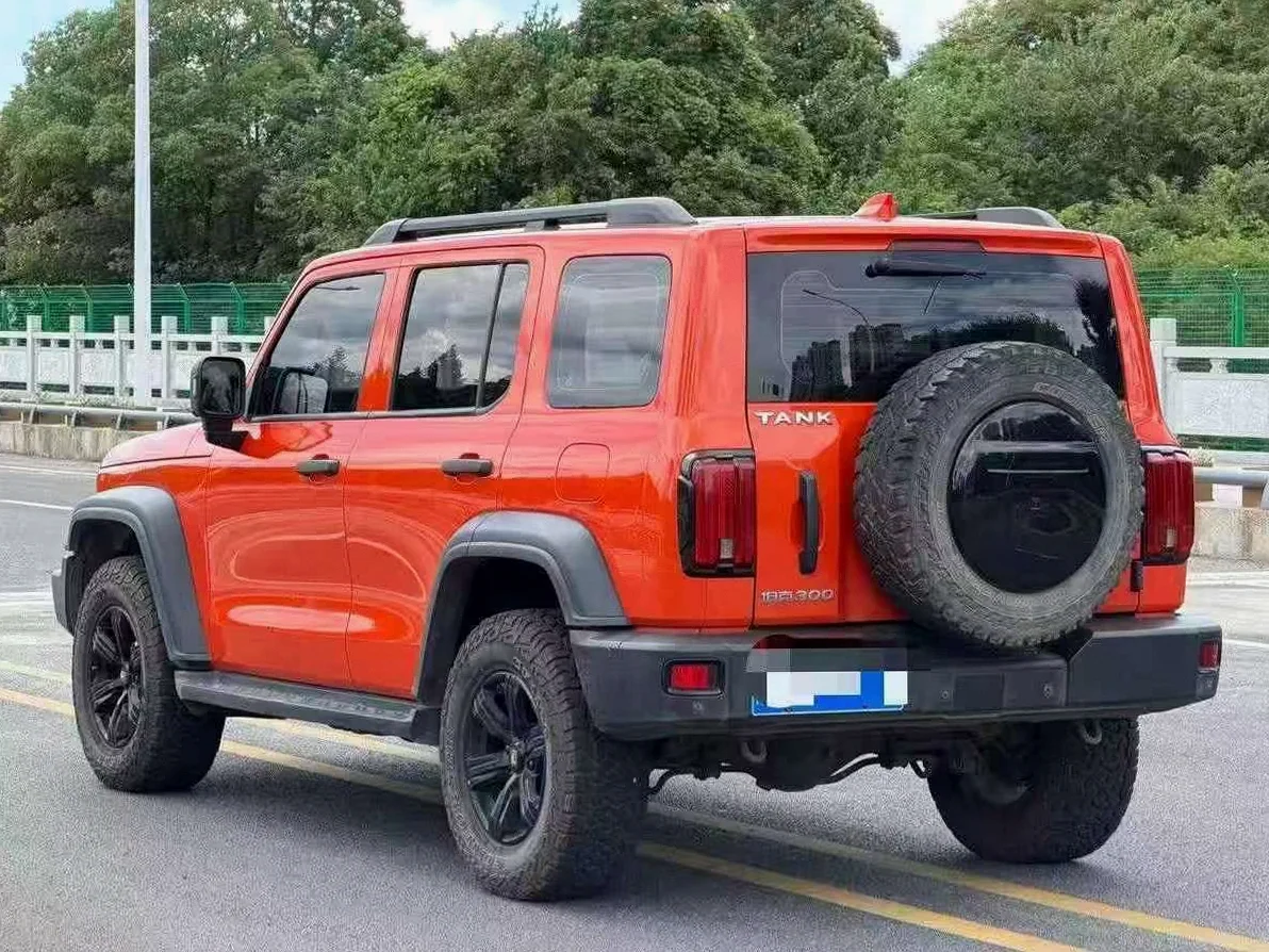 长城汽车300 后面外观一