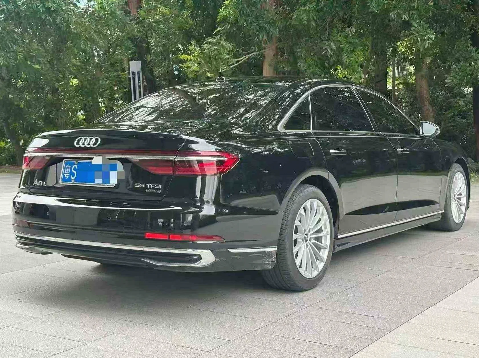 奥迪A8L 驾驶室