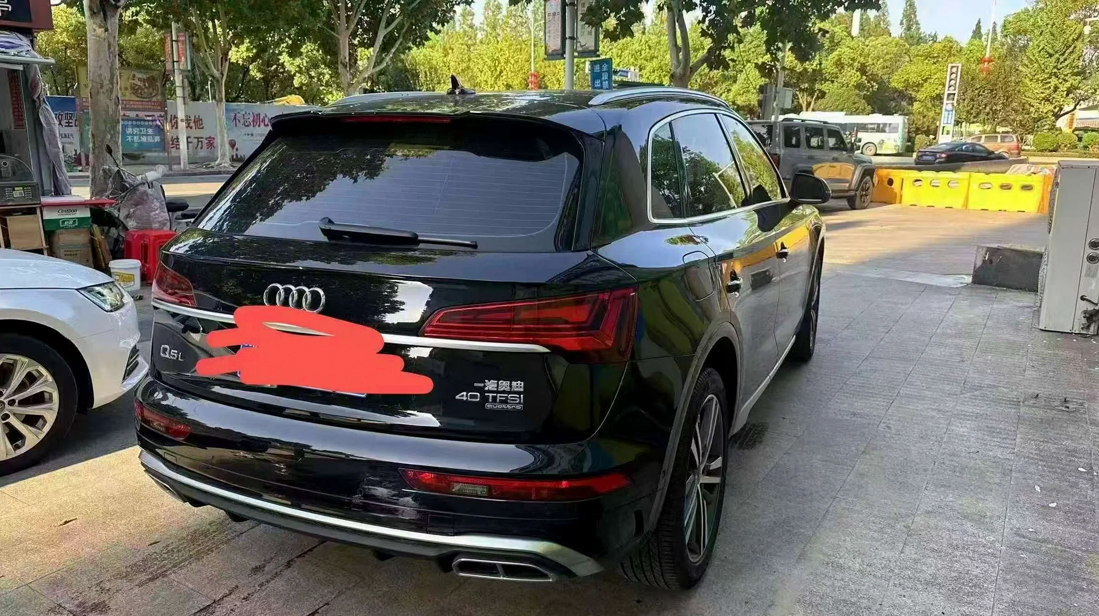 奥迪Q5 后面外观一