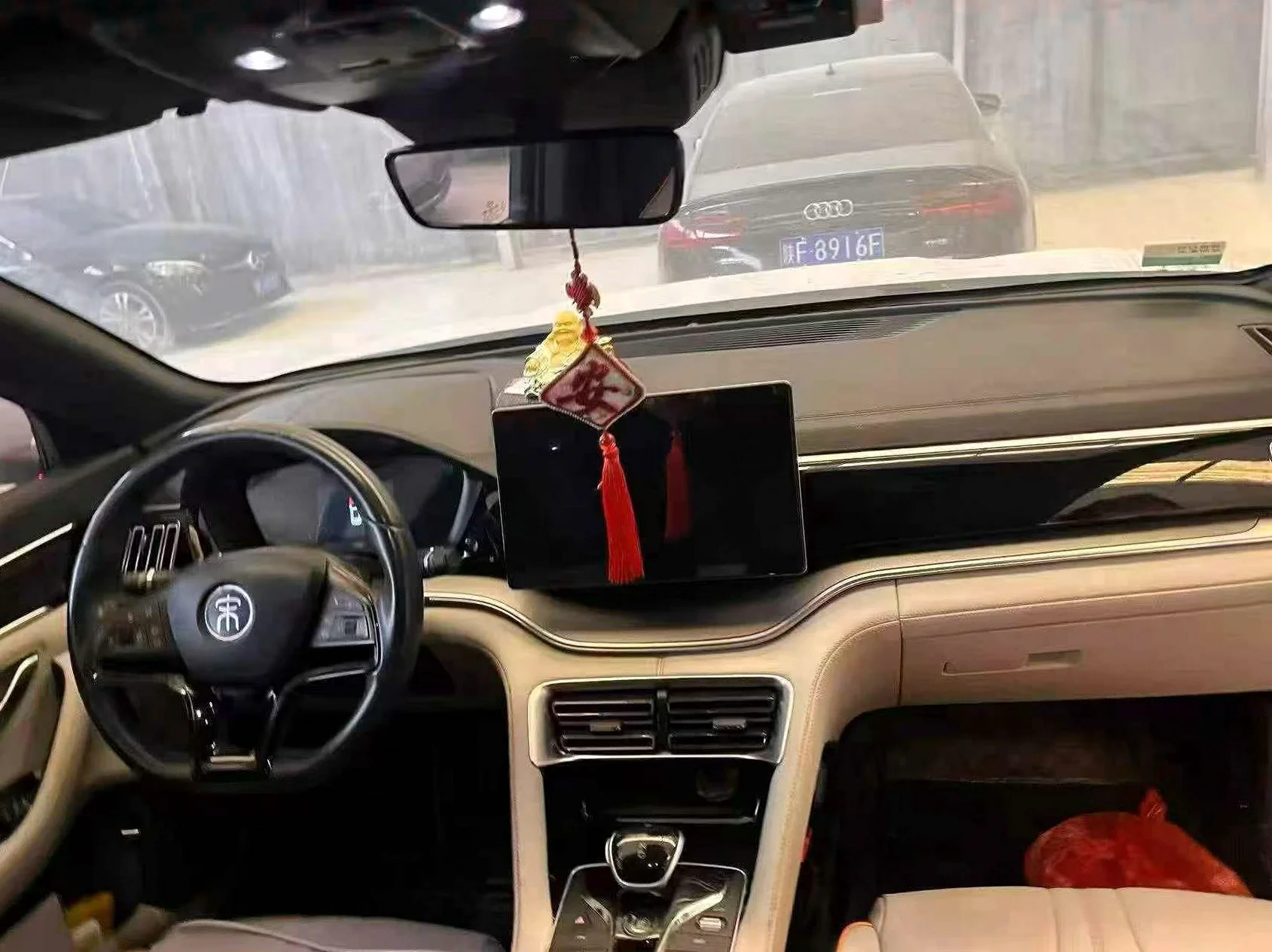 比亚迪宋PLUS 后面外观二