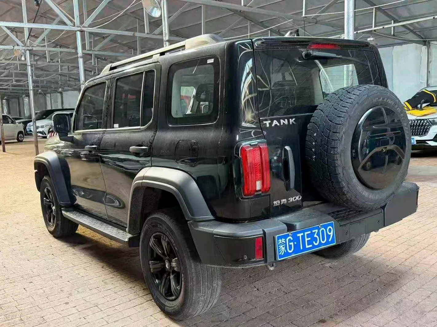 长城汽车300 后面外观一