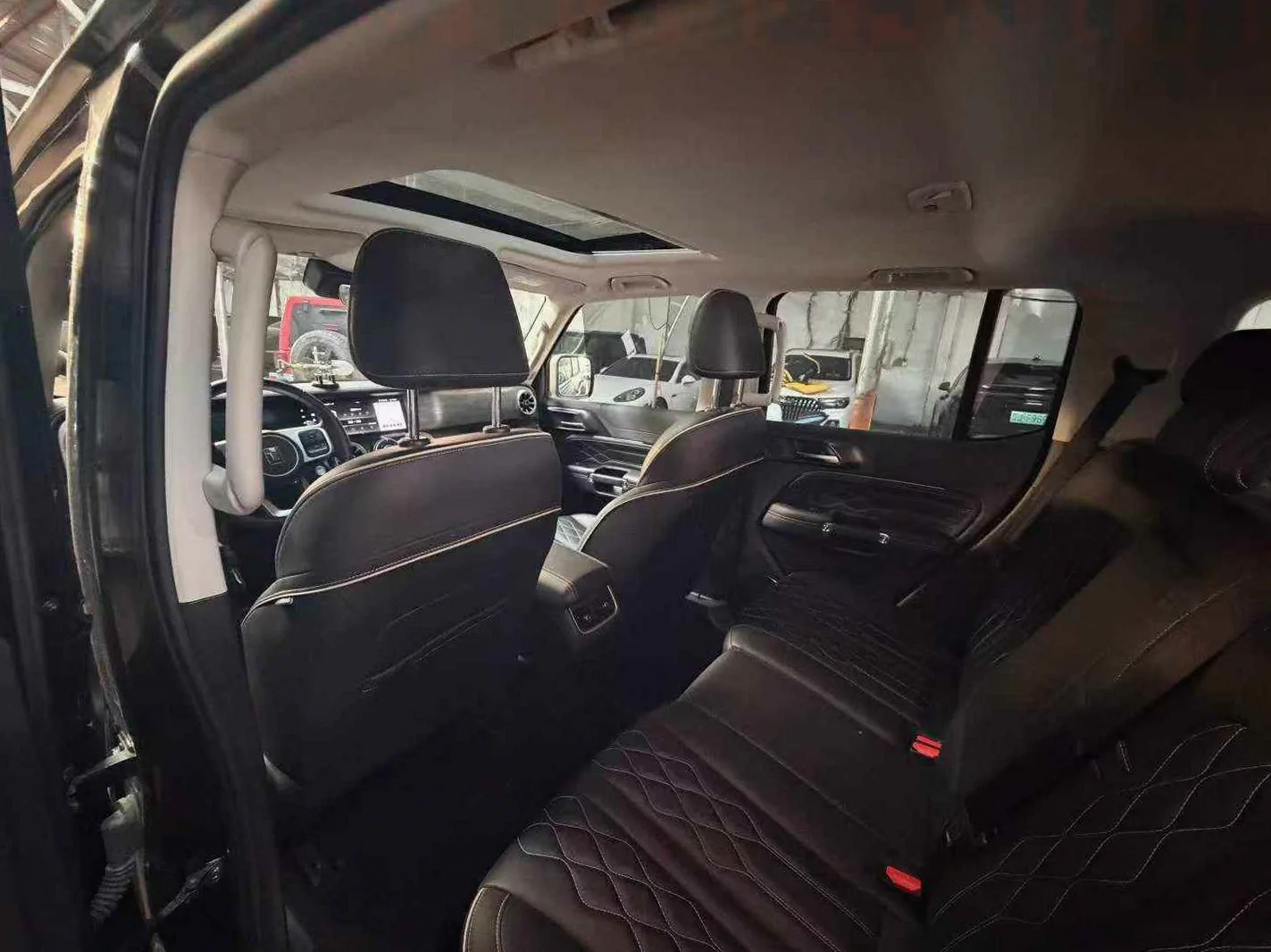 长城汽车300 后面外观三
