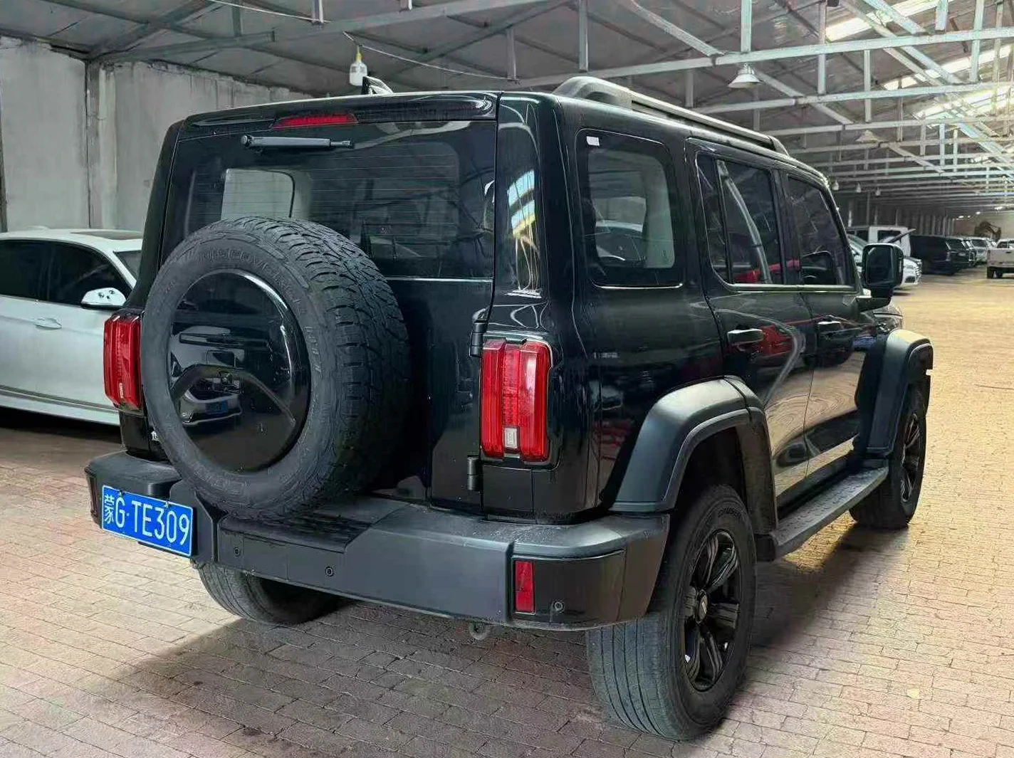 长城汽车300 正面外观三