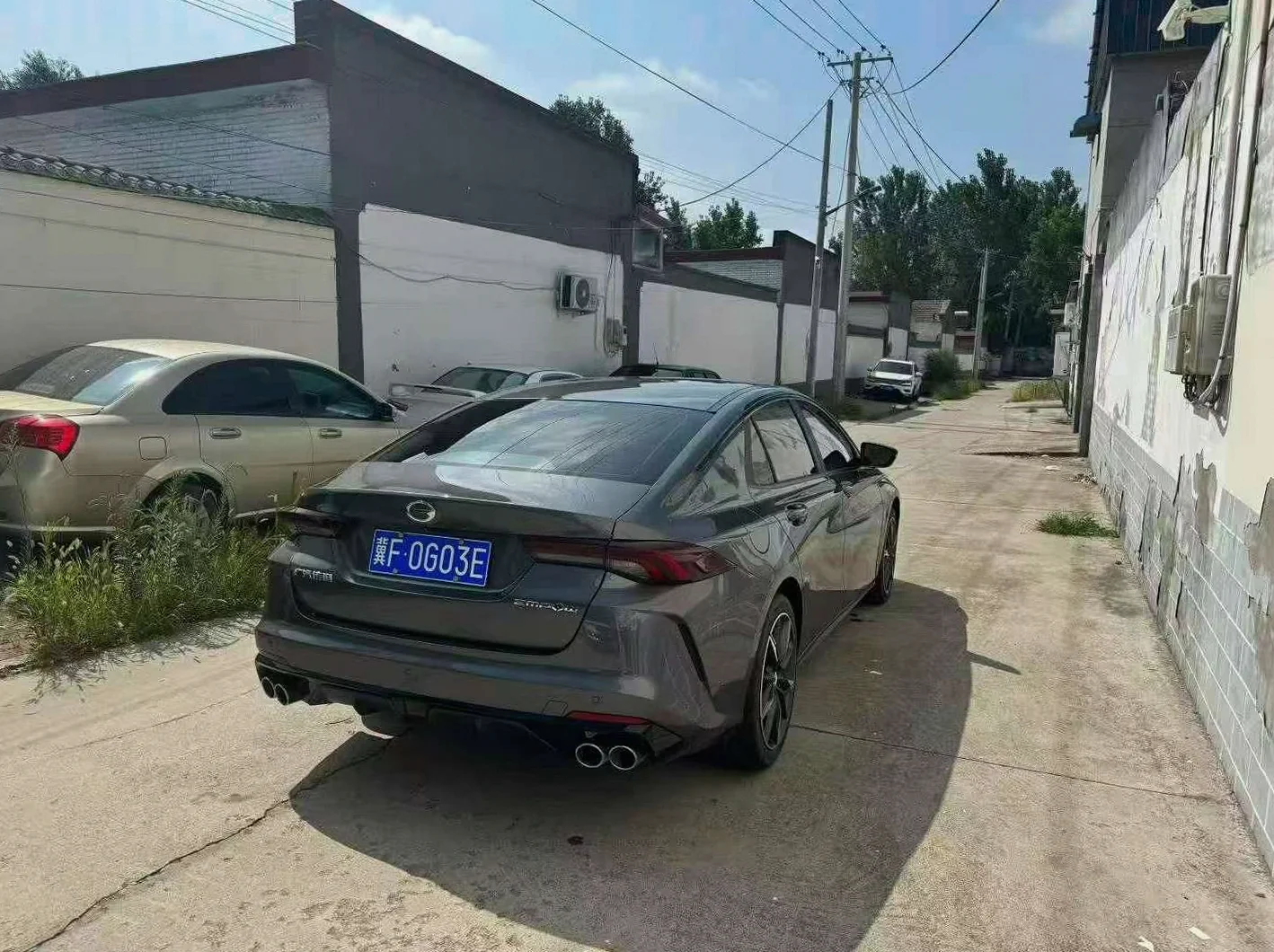 传祺影豹 后面外观一