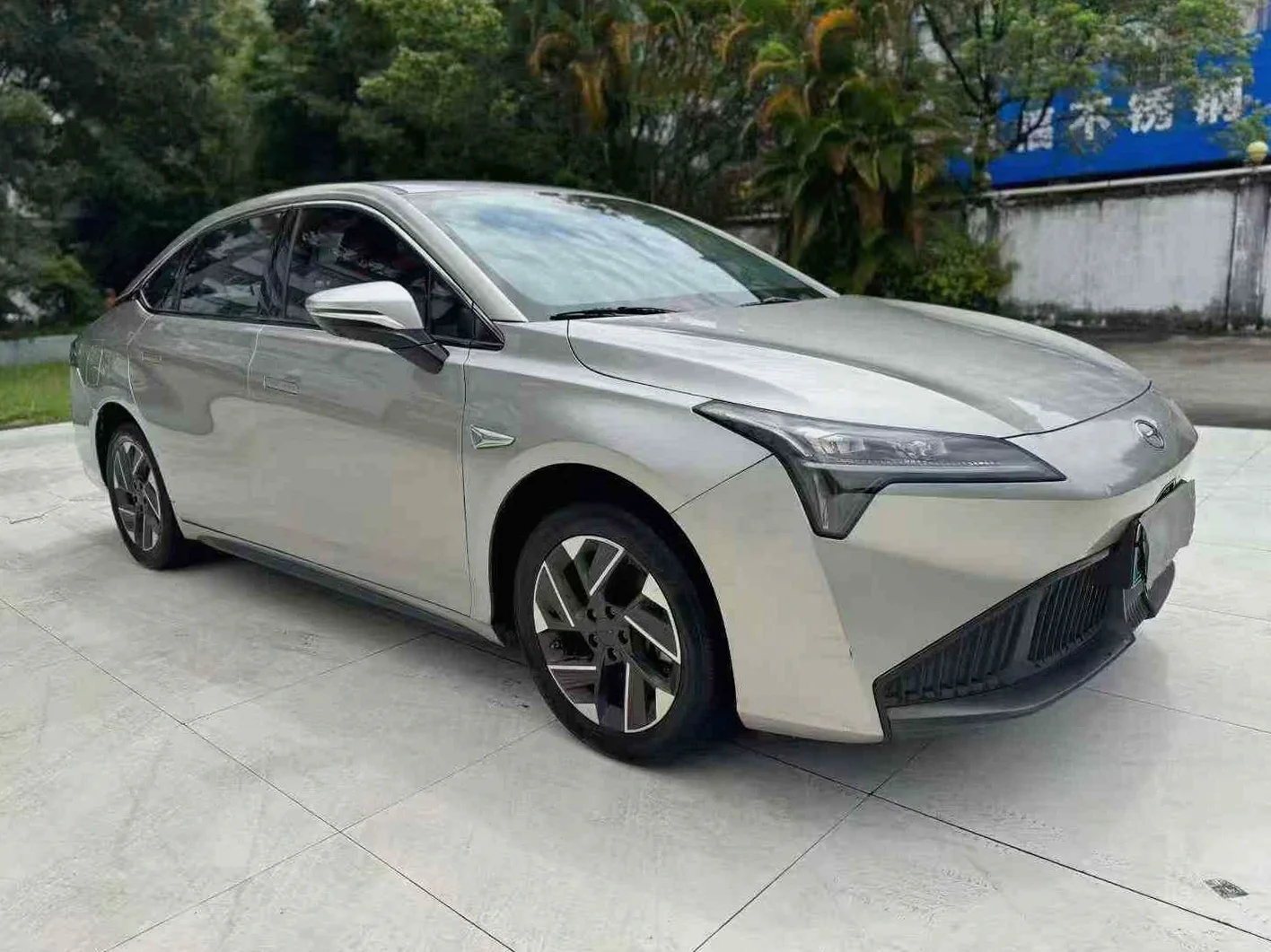 埃安S Plus 正面外观三