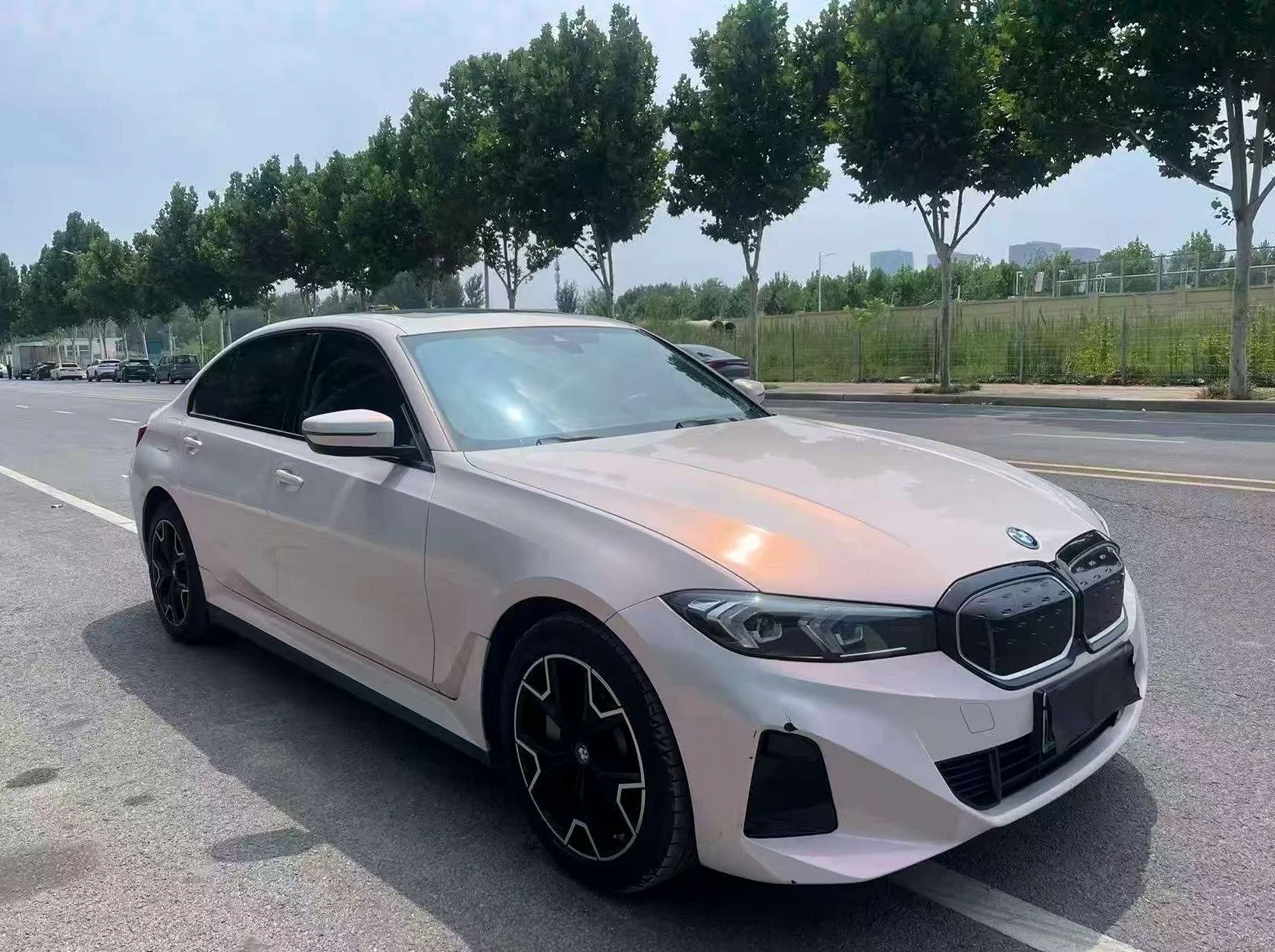 宝马I3 正面外观三