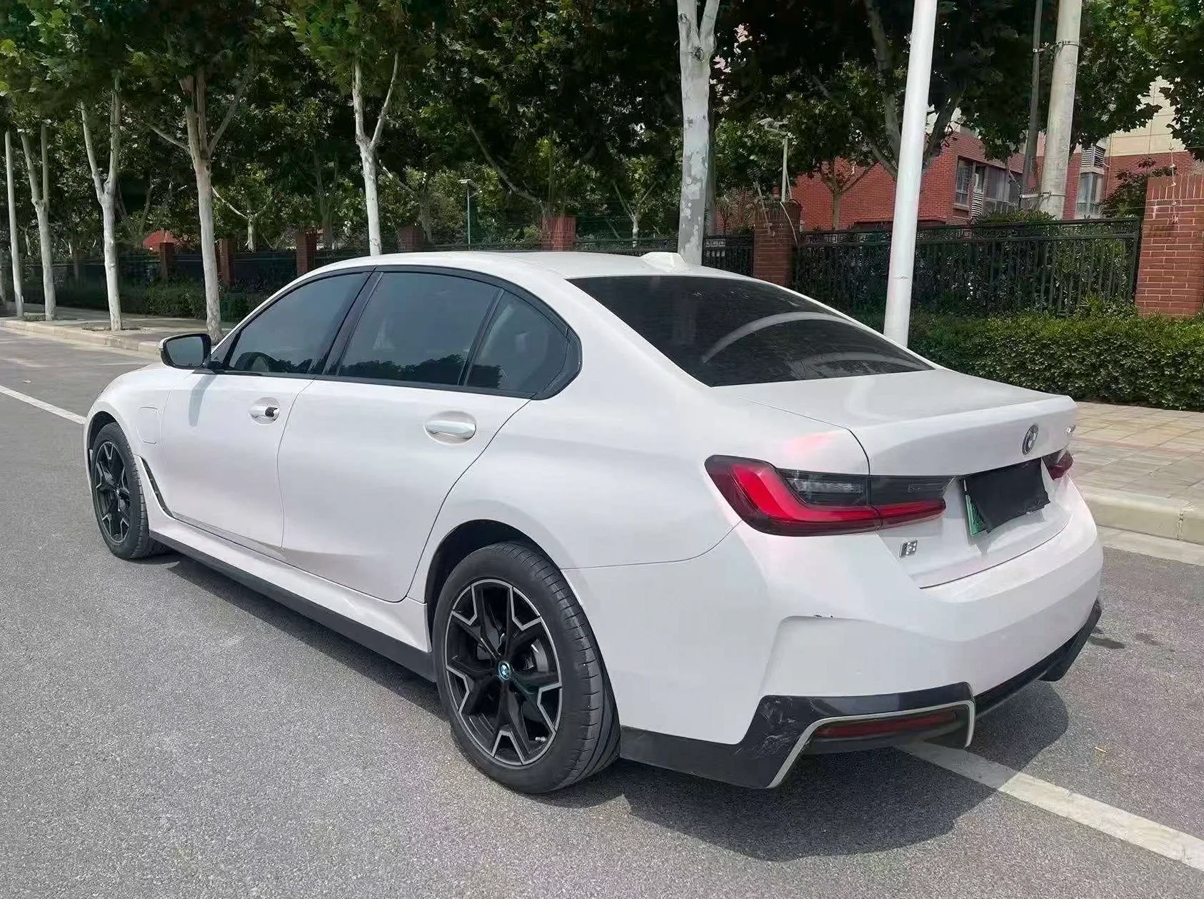 宝马I3 后面外观一
