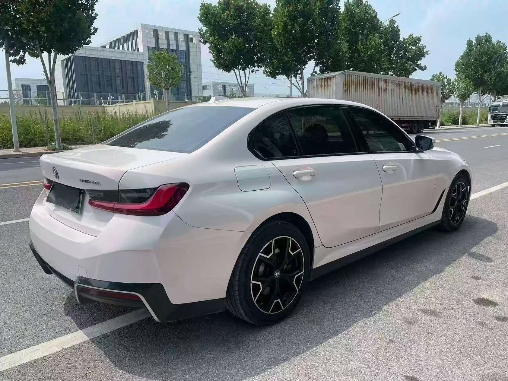 宝马I3 后面外观三