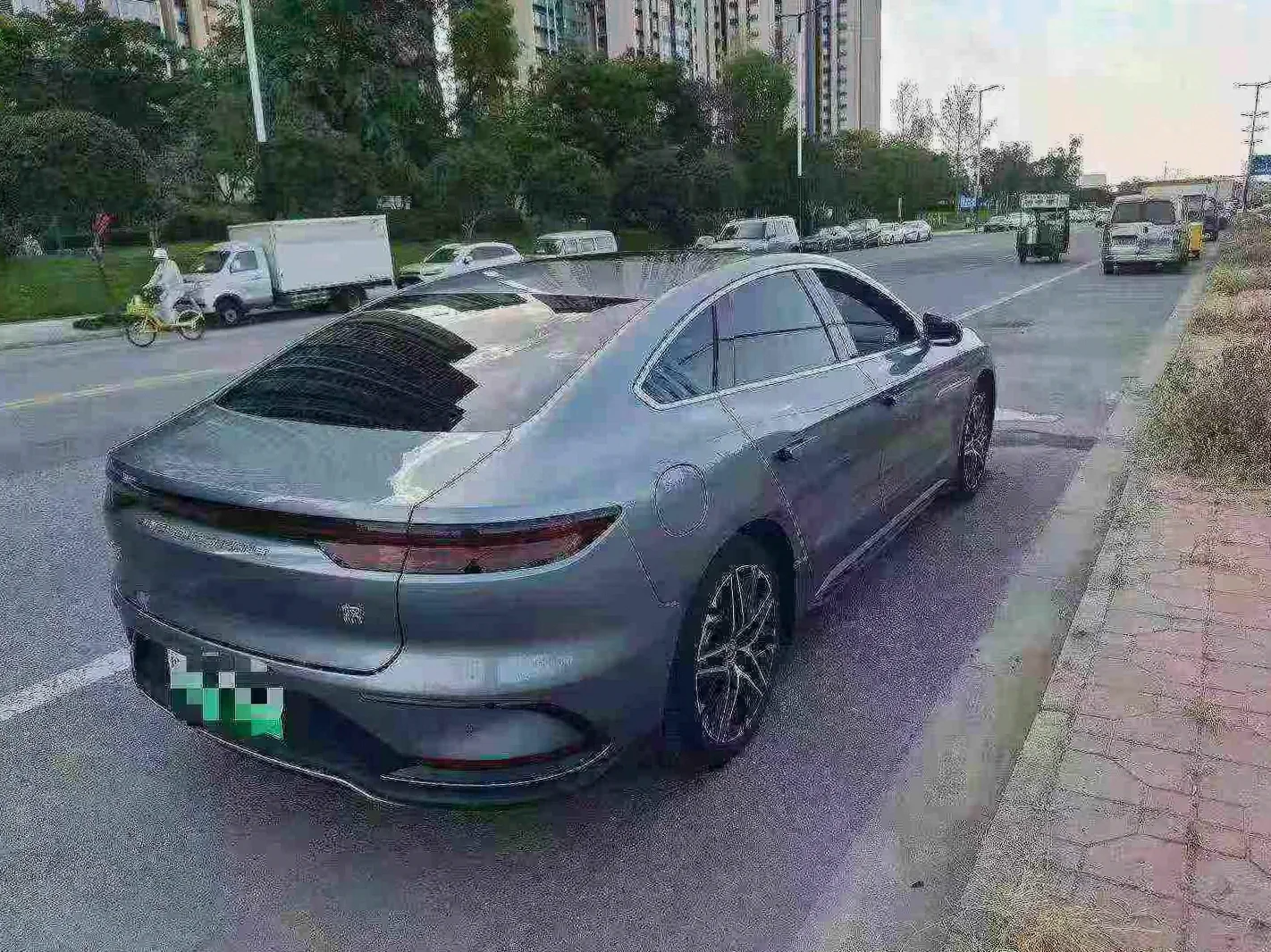 比亚迪汉 内饰后排