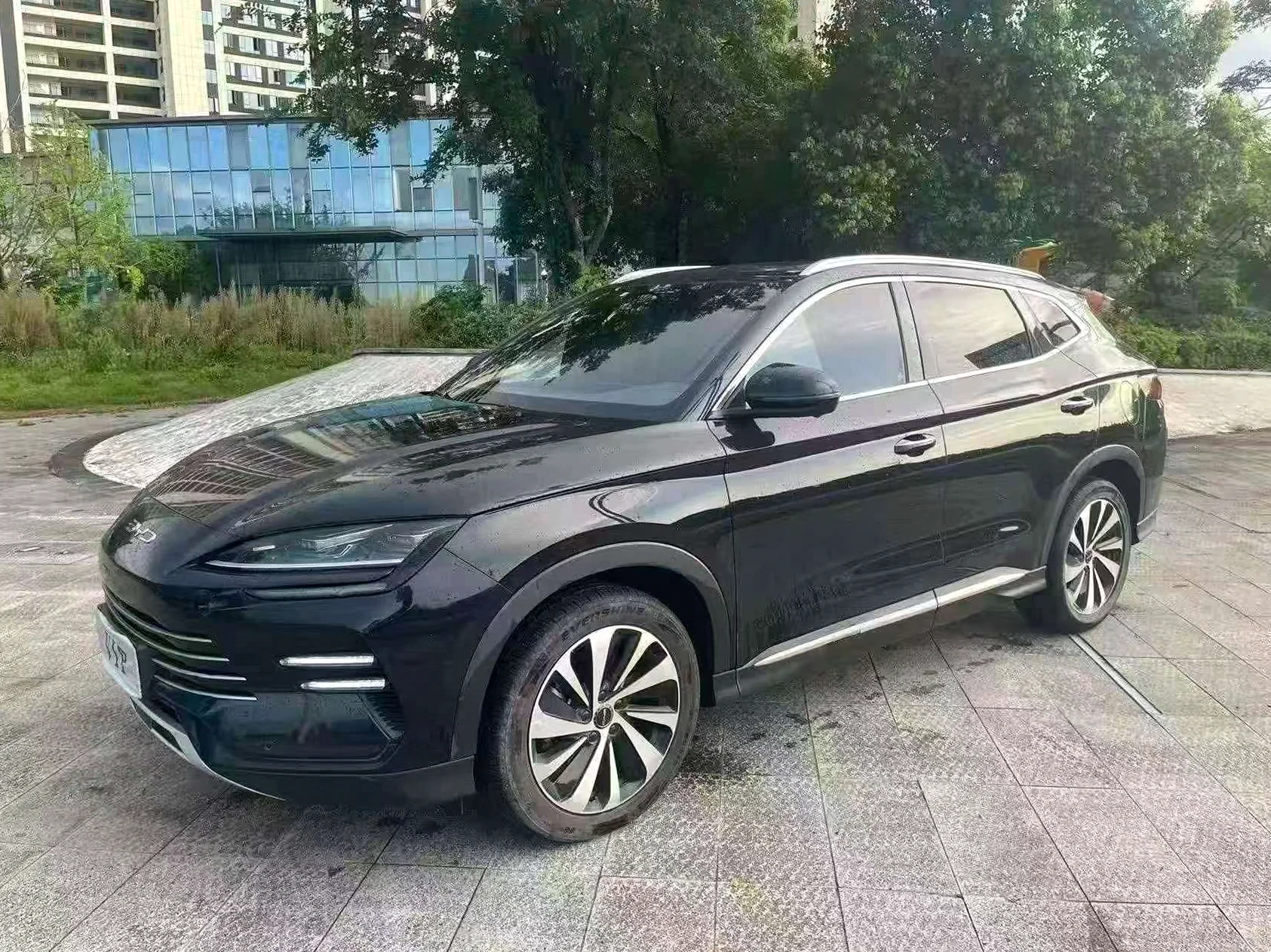 比亚迪宋PLUS 正面外观二
