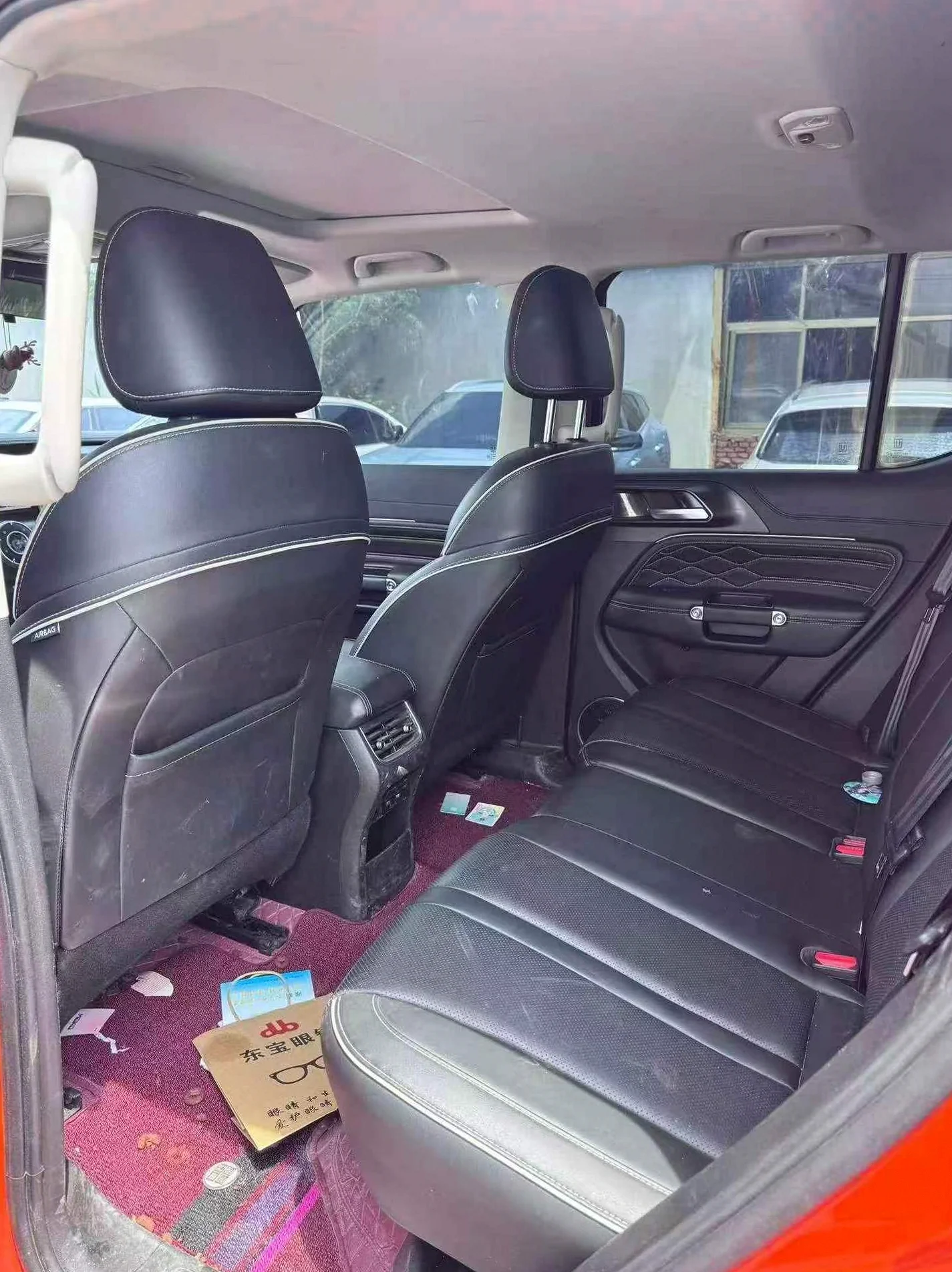 长城汽车300 后面外观二