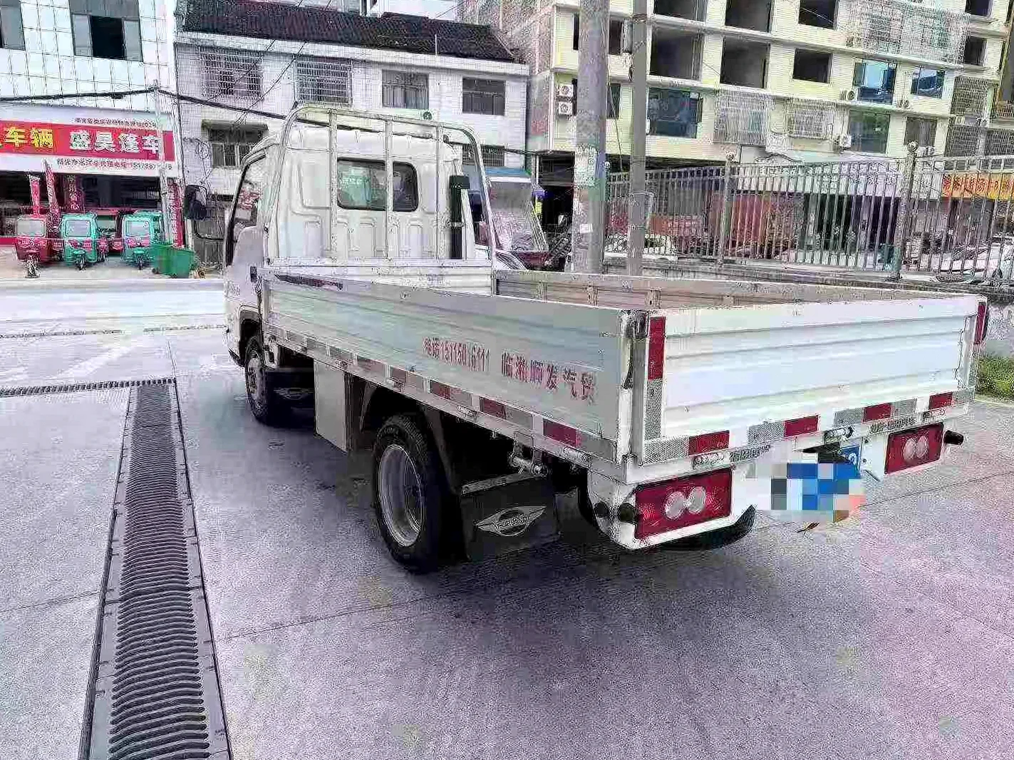 福田时代 后面外观三