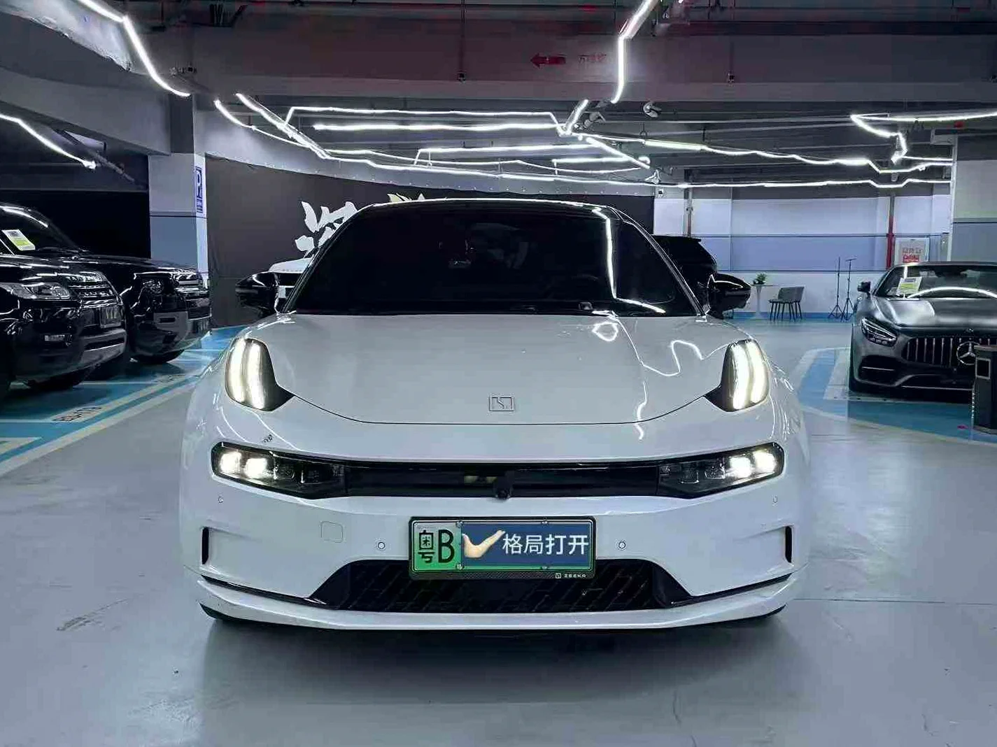 极氪汽车001 正面外观二