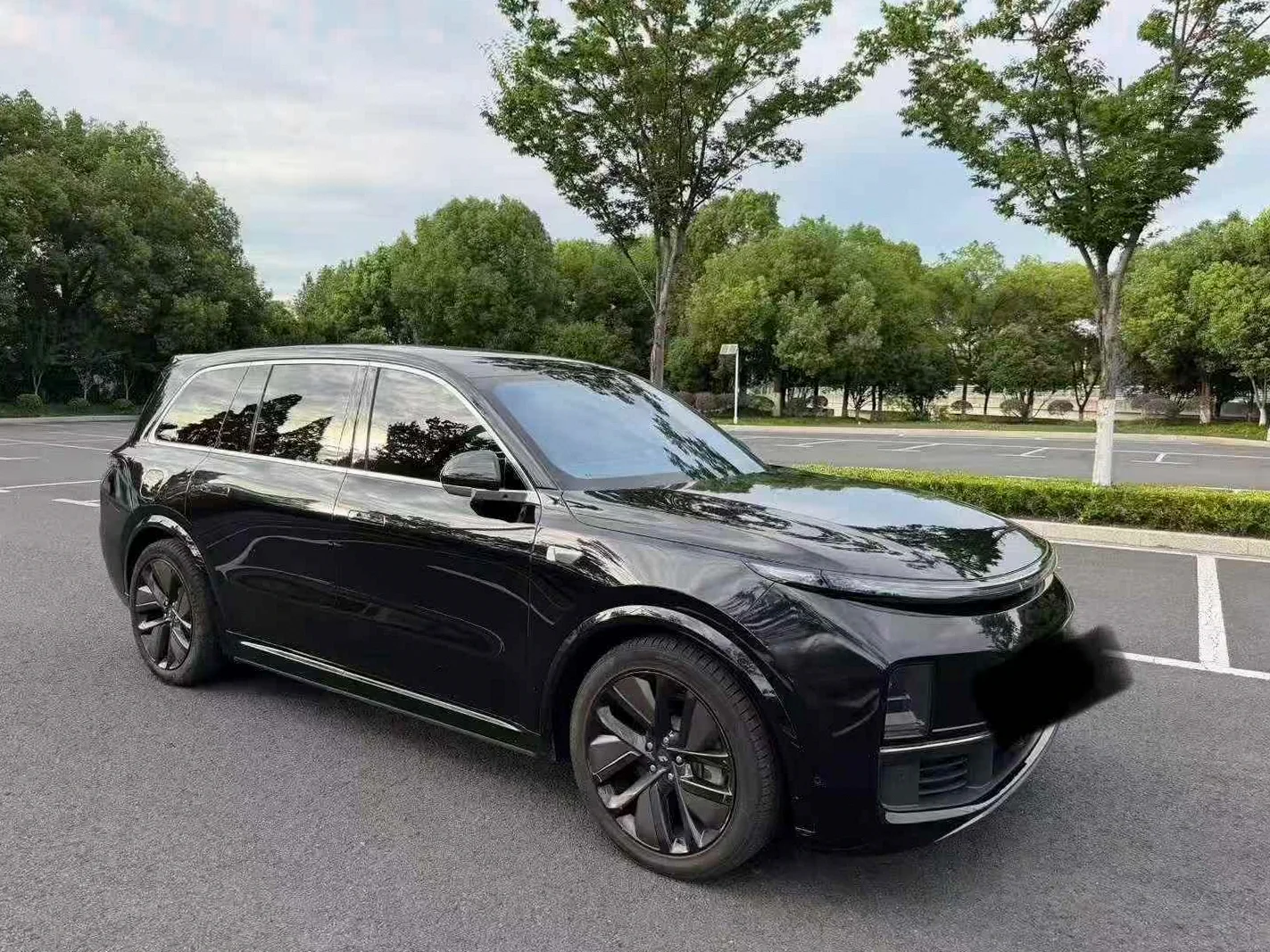 理想L9 正面外观二