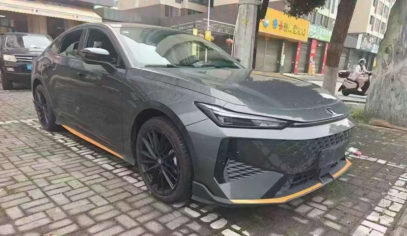 25年长安UNIV 1.5T尊贵型