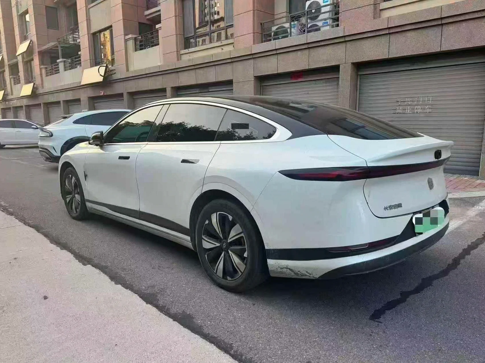 长安汽车启源 后面外观一