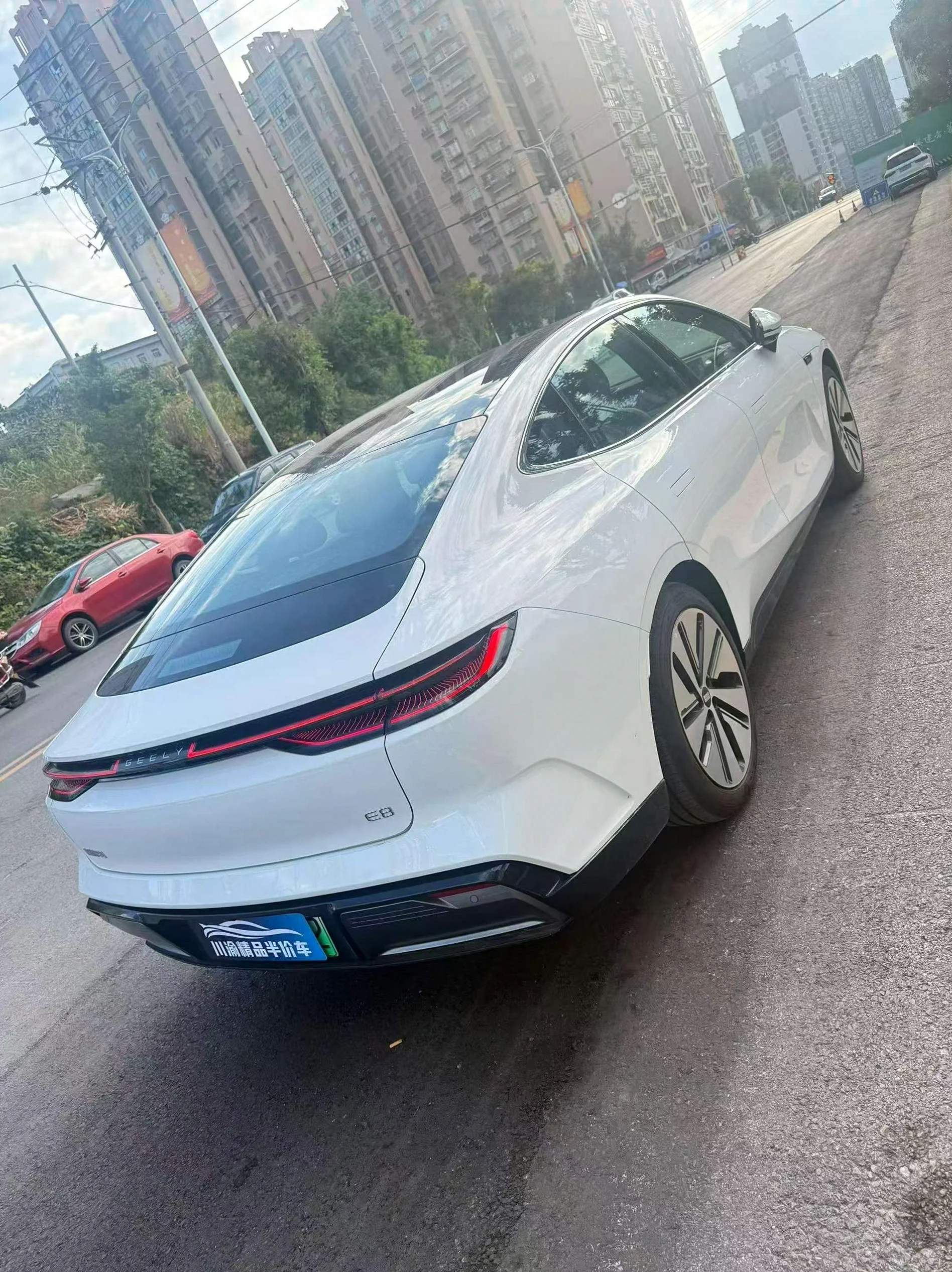 吉利银河 后面外观二