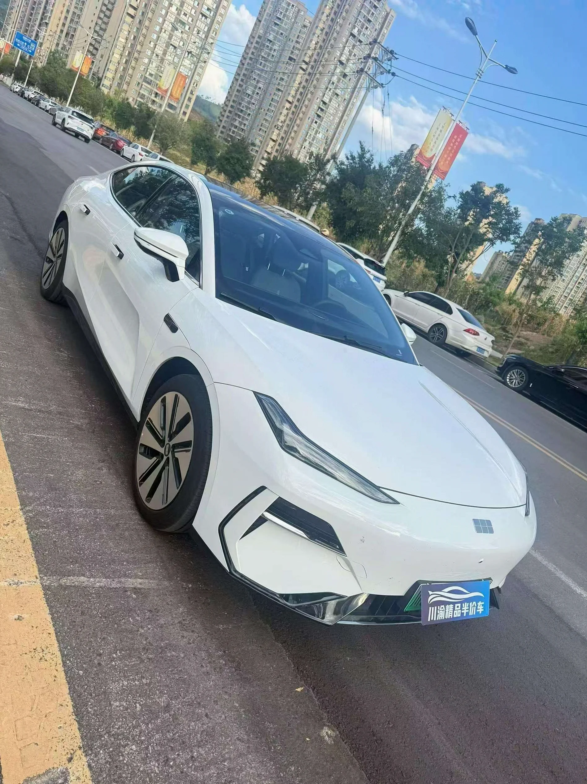 吉利银河 正面外观三