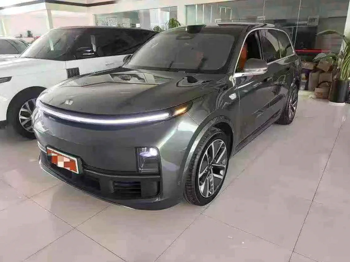 理想L9 正面外观二