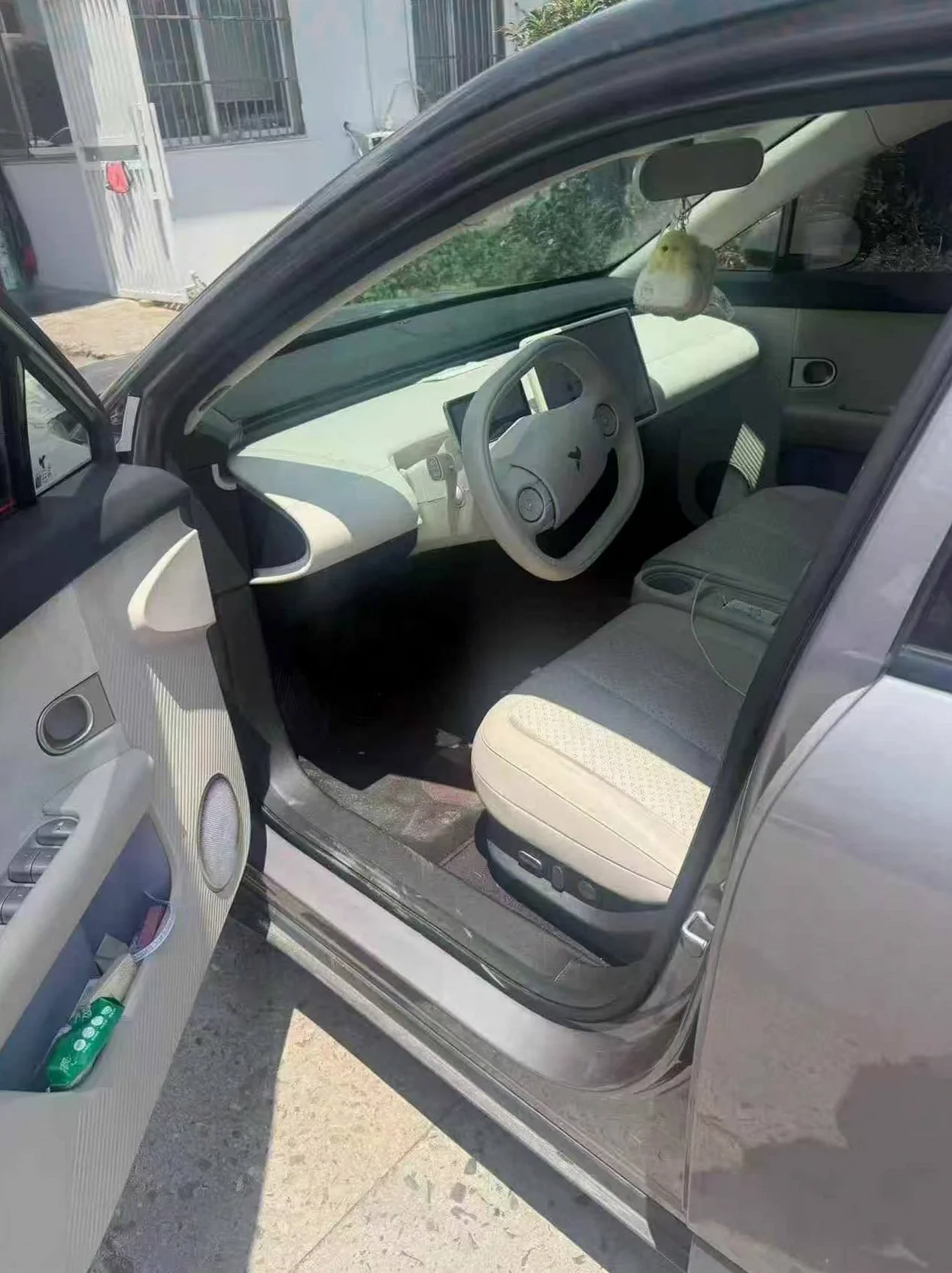 蔚来萤火虫 后面外观二