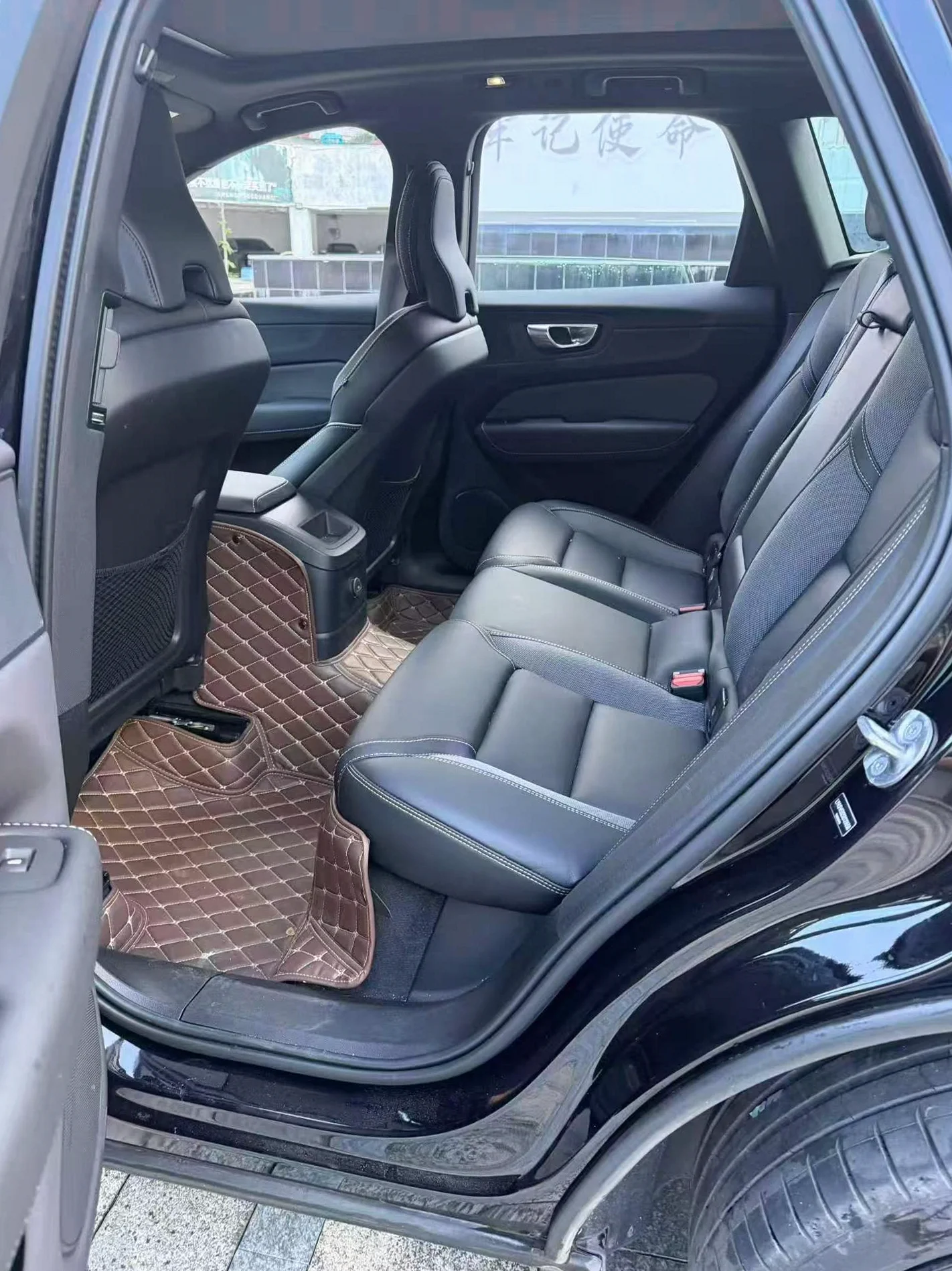 沃尔沃XC60 后面外观三
