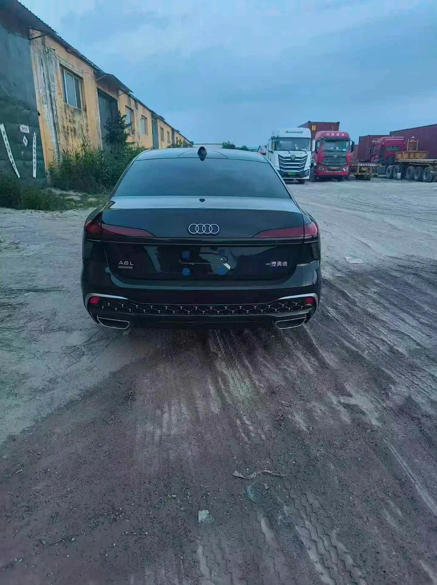 奥迪A6L 后面外观三