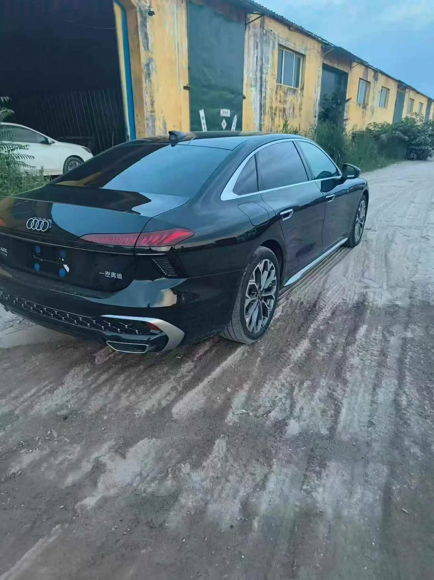 奥迪A6L 后面外观二