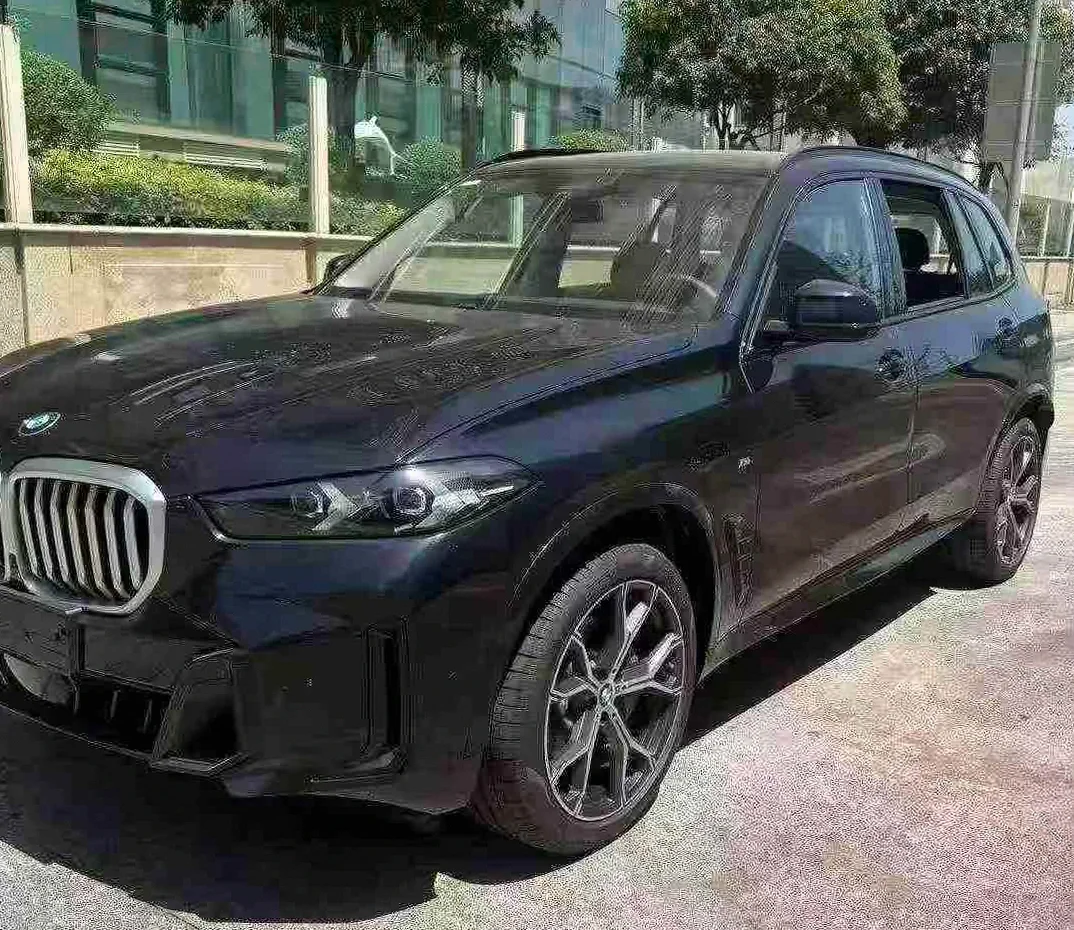 宝马X5 正面外观三