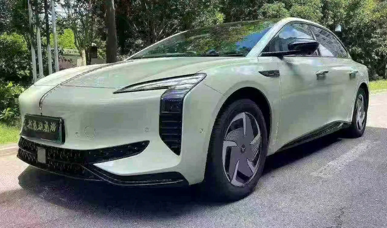 红旗H7 正面外观三