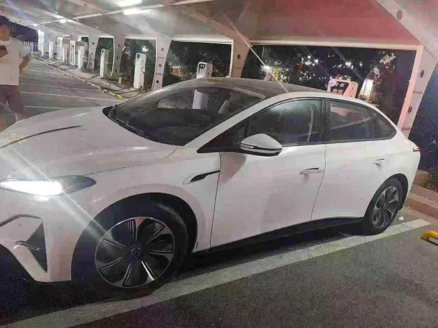 红旗天工 正面外观三