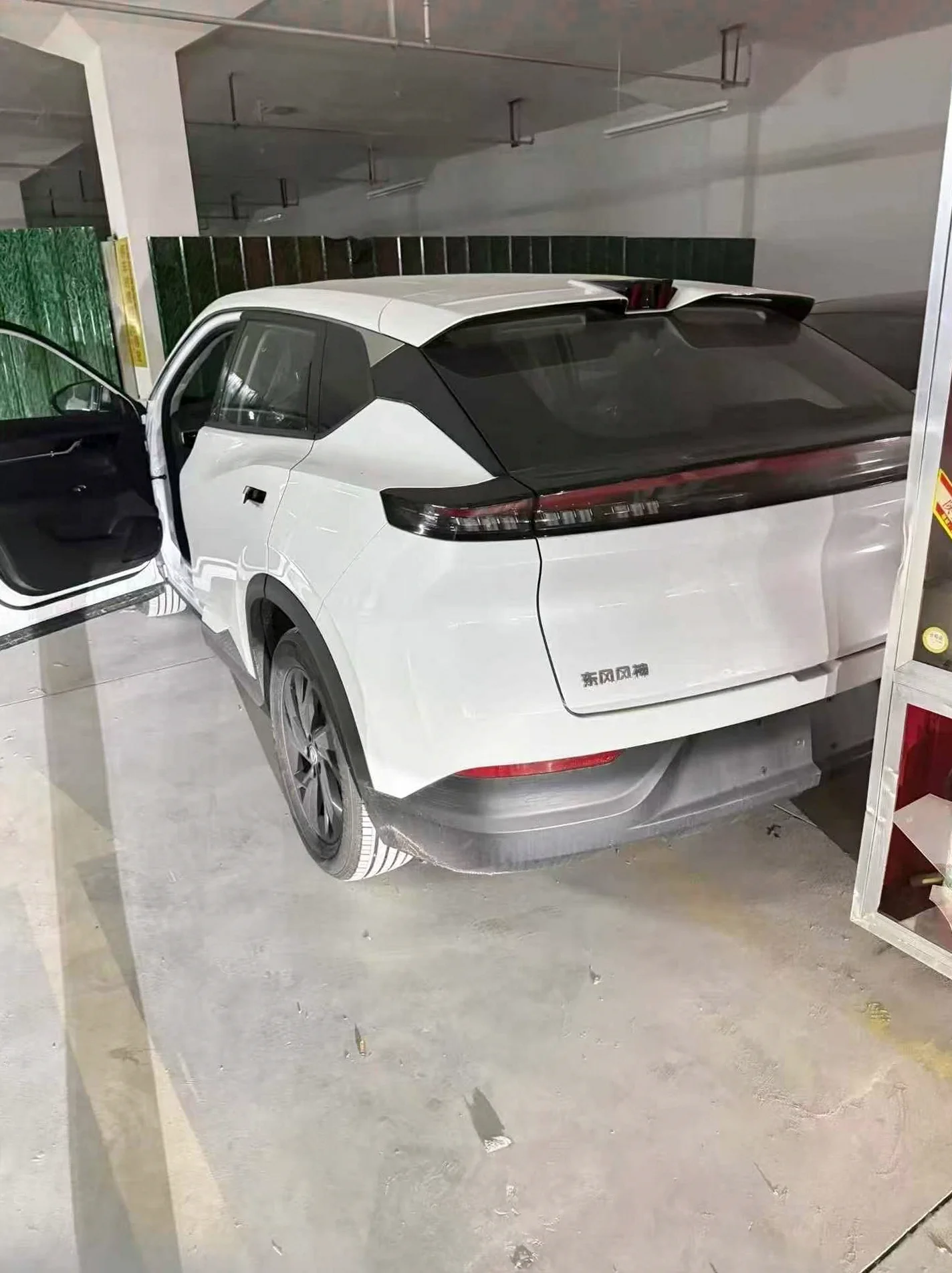 东风L7X 后面外观二