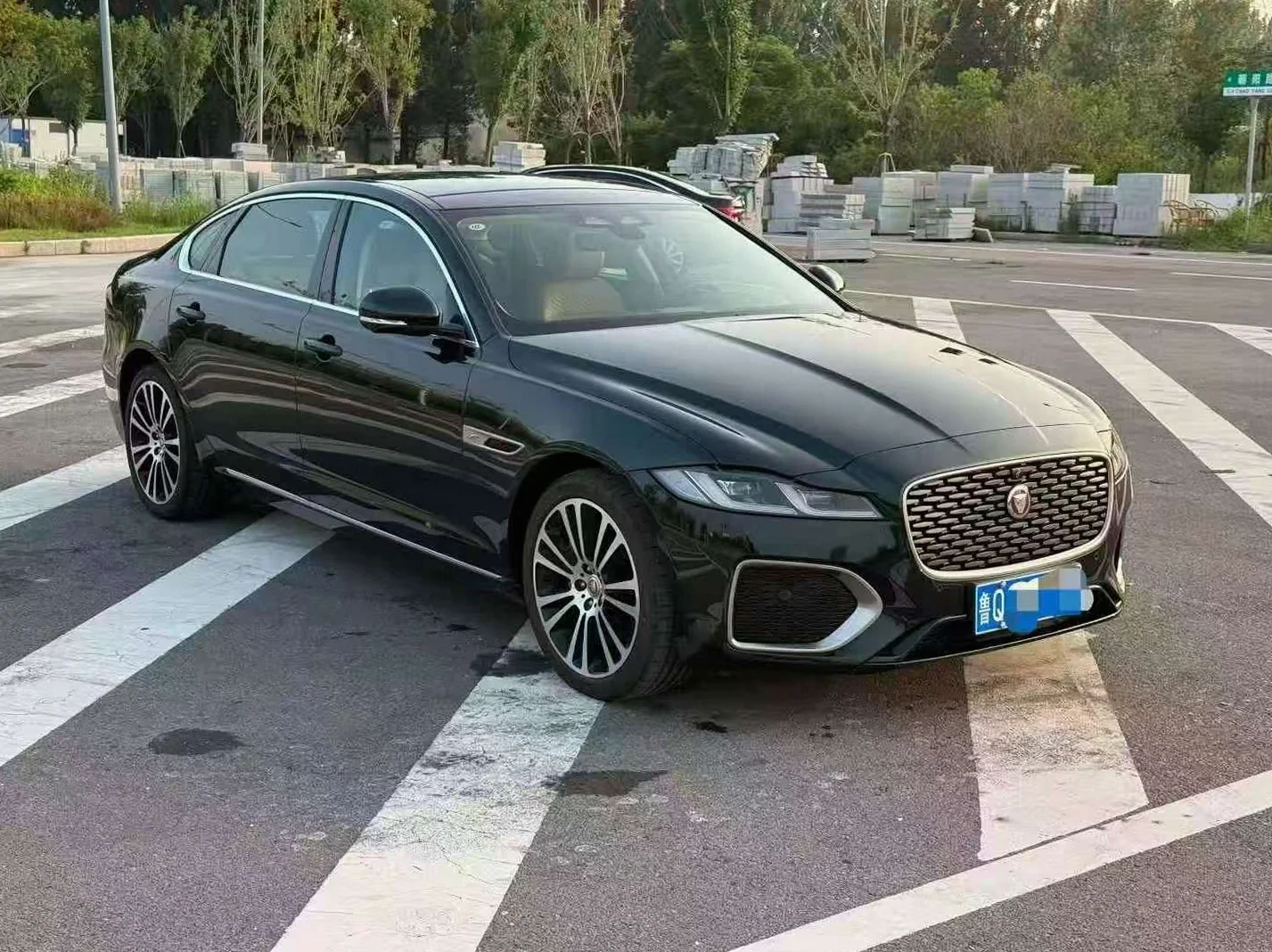 捷豹XFL 正面外观三