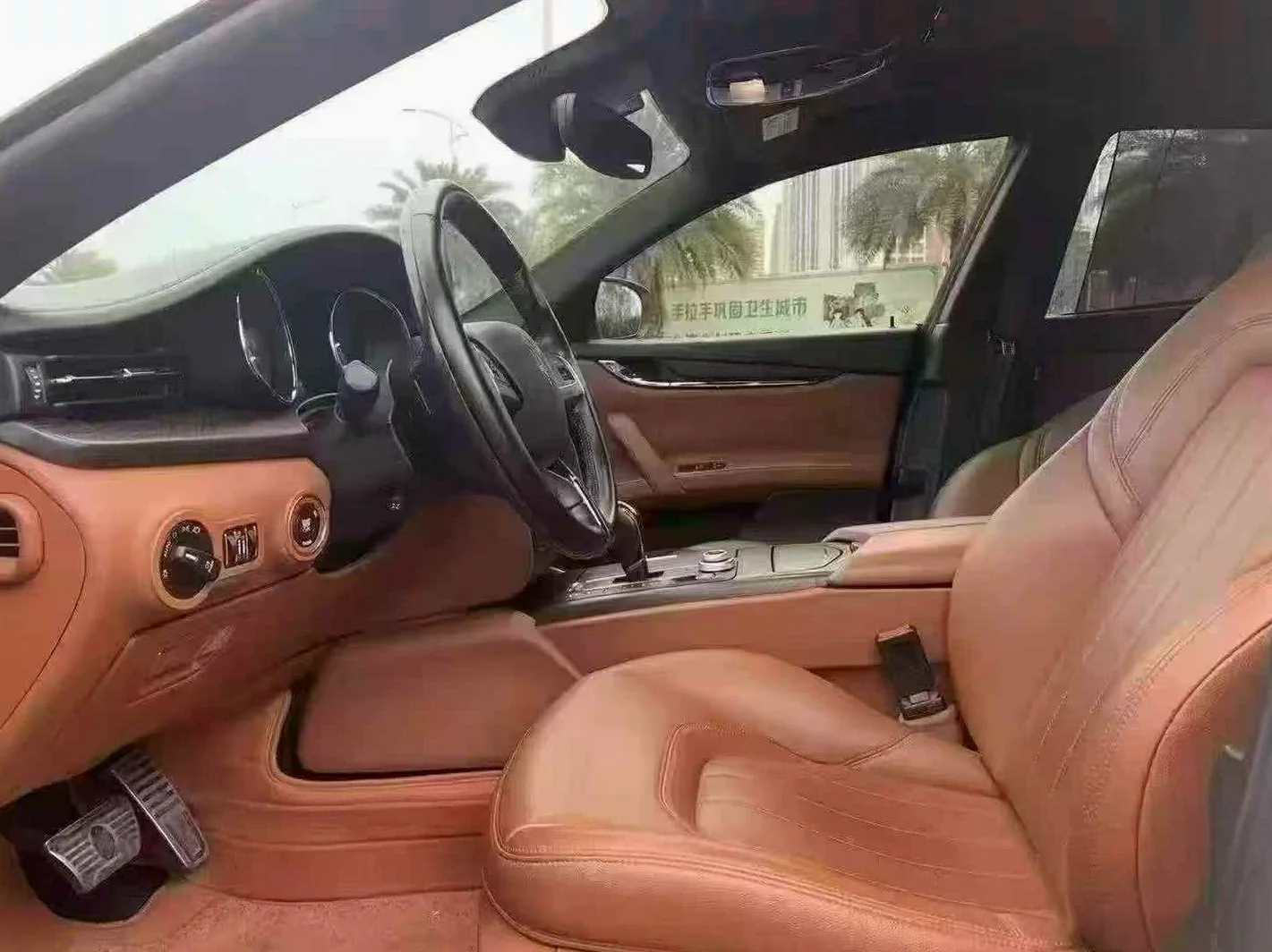 玛莎拉蒂总裁 正面外观二