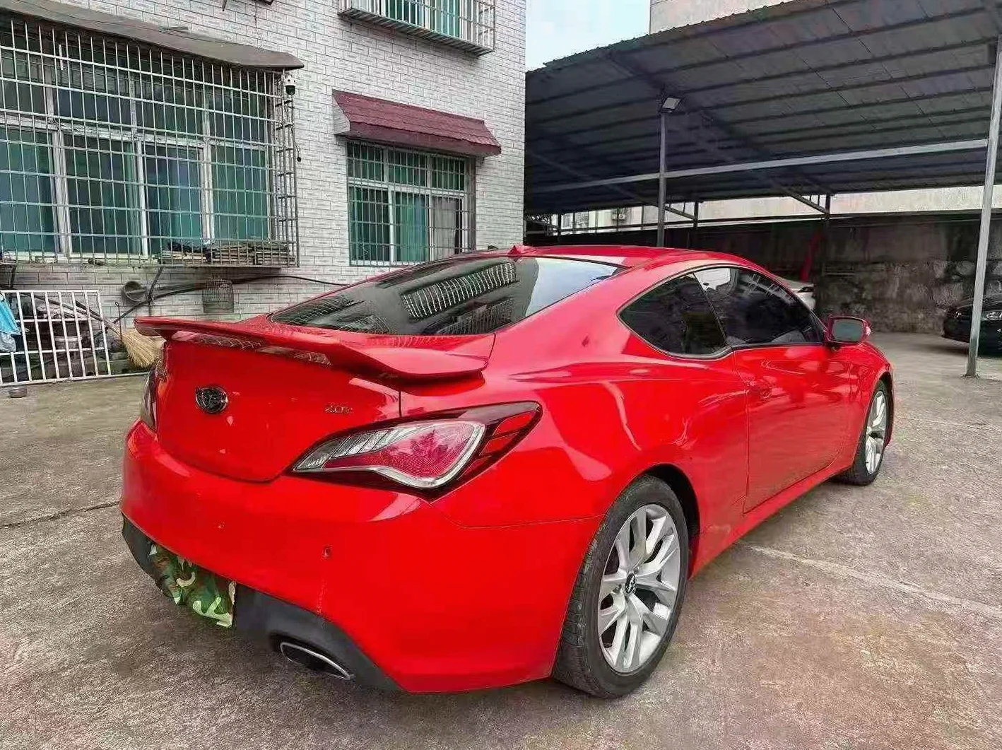 现代酷派 后面外观一