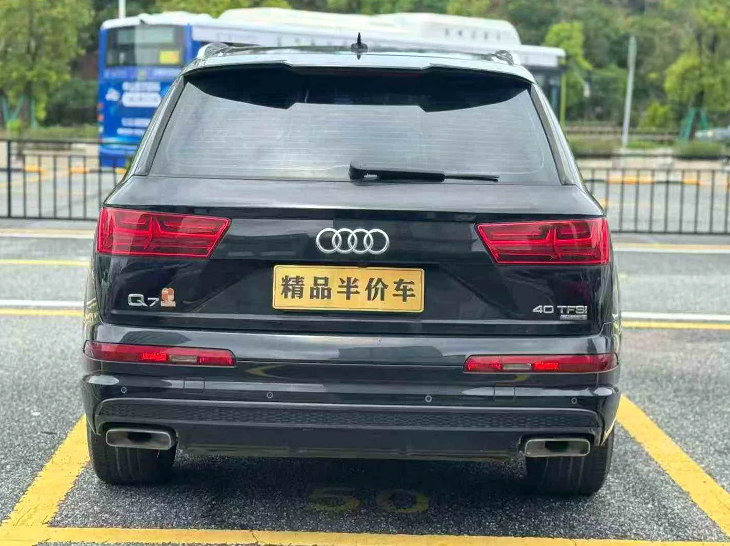 奥迪Q7 内饰后排