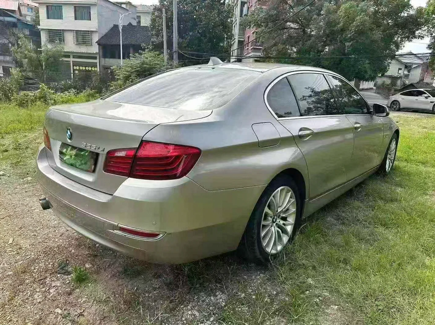 宝马5系 后面外观三