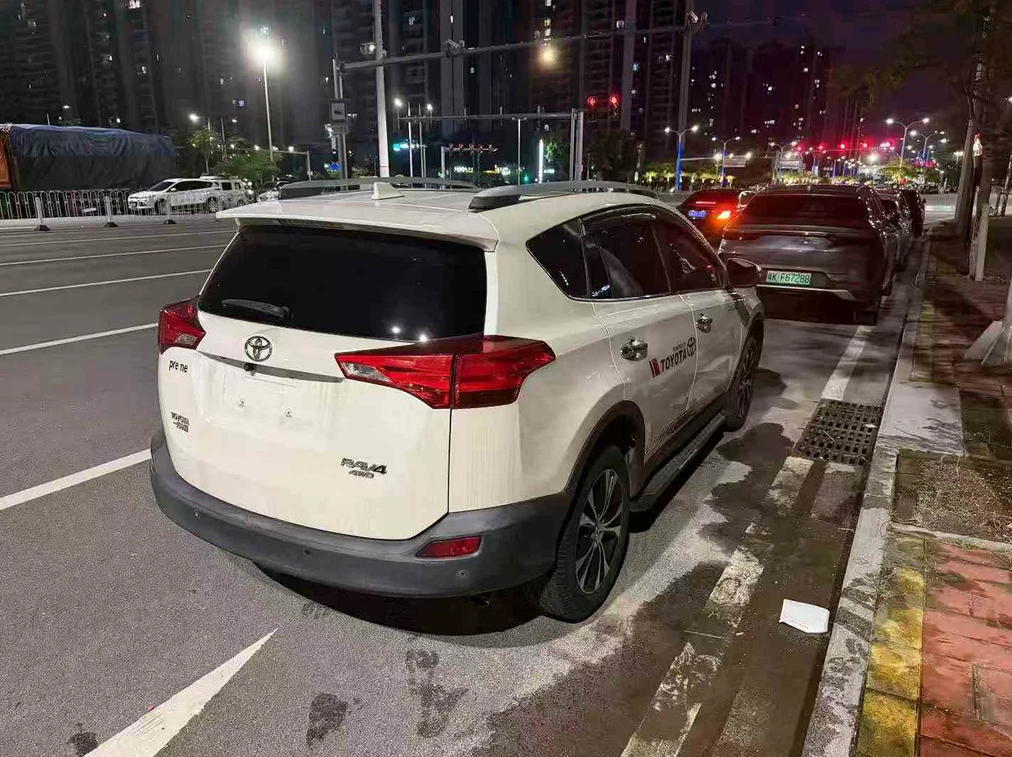 丰田RAV4 正面外观三