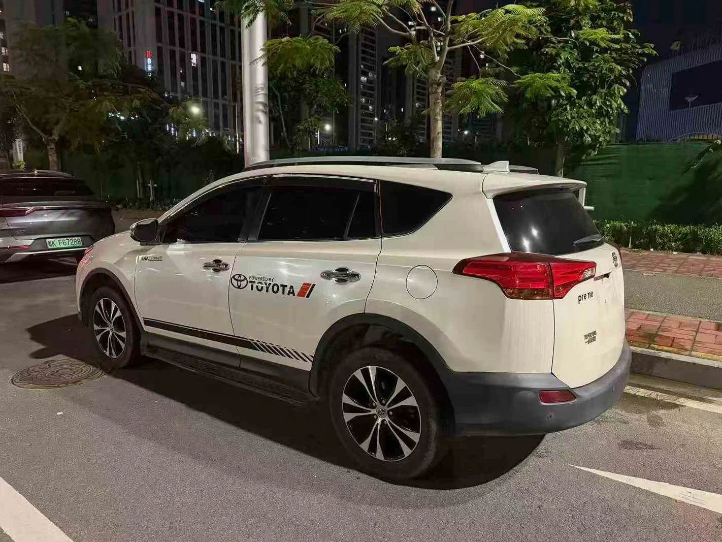 丰田RAV4 正面外观二