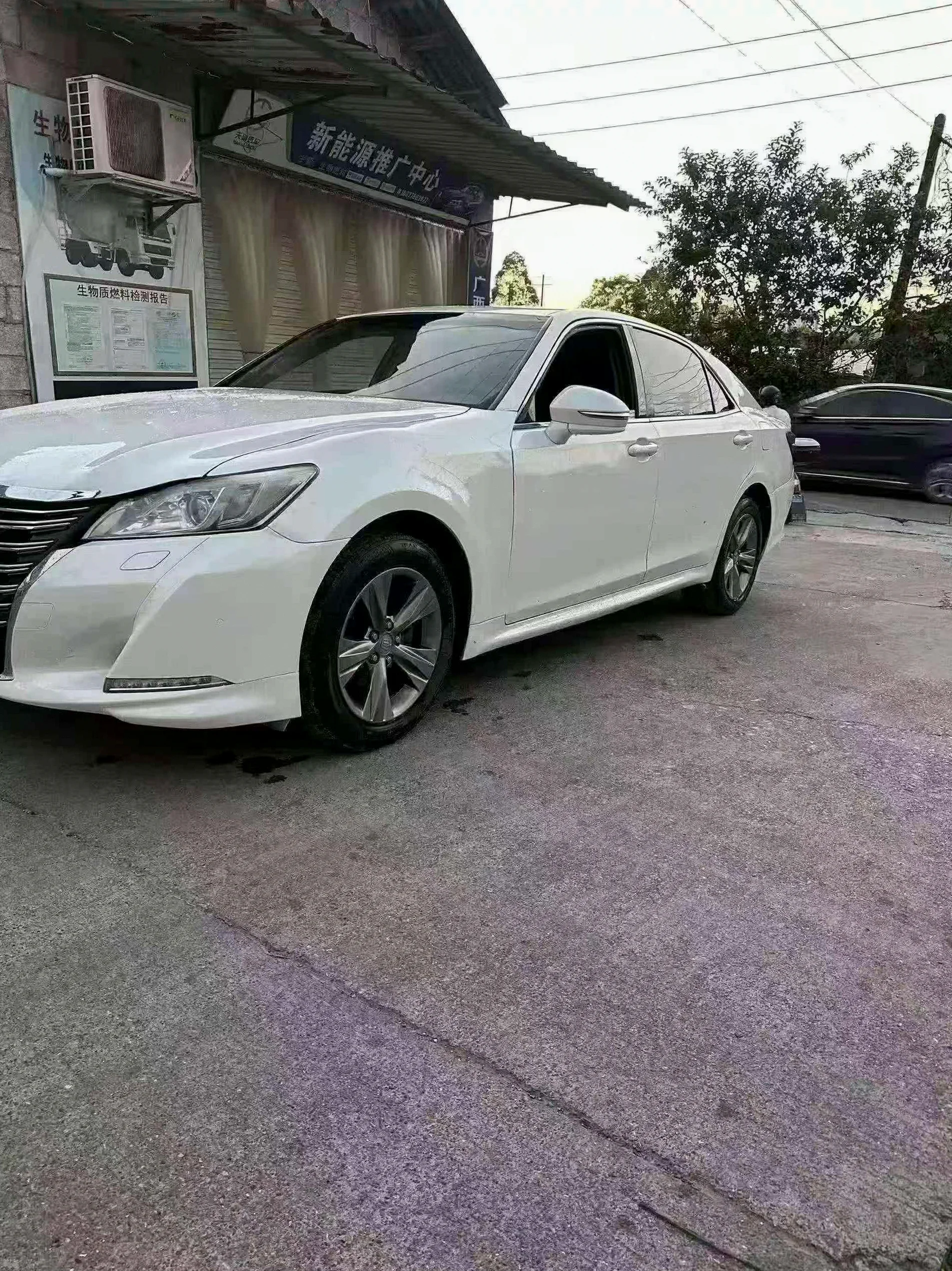 丰田皇冠 正面外观三