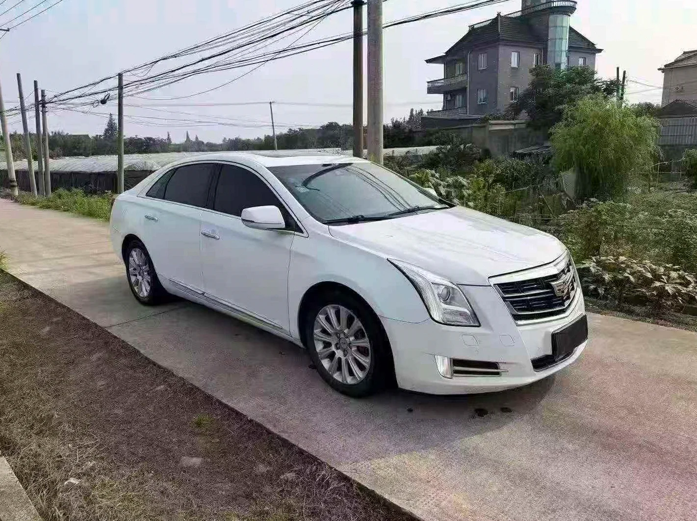 凯迪拉克XTS 正面外观三