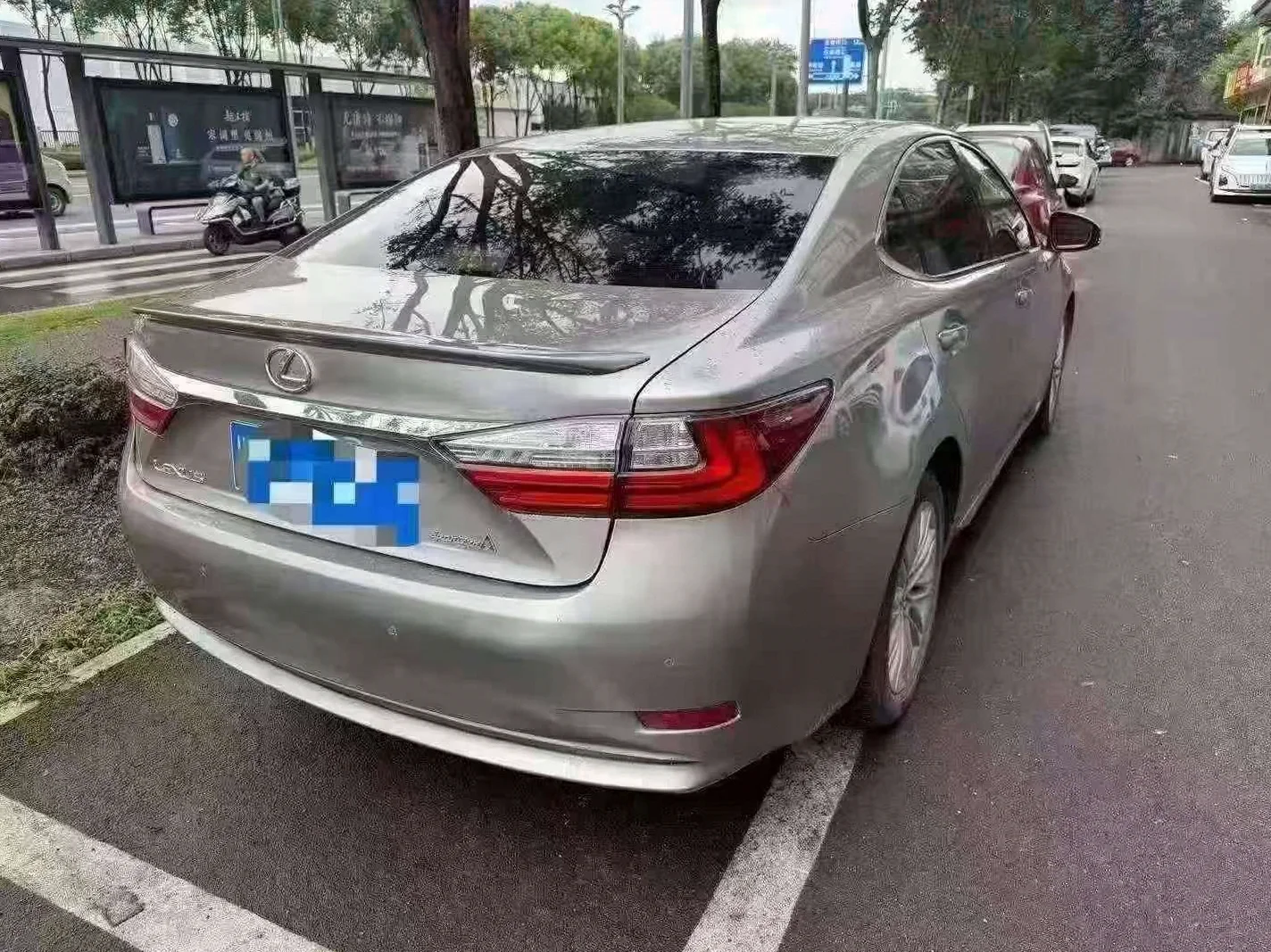雷克萨斯ES 后面外观三