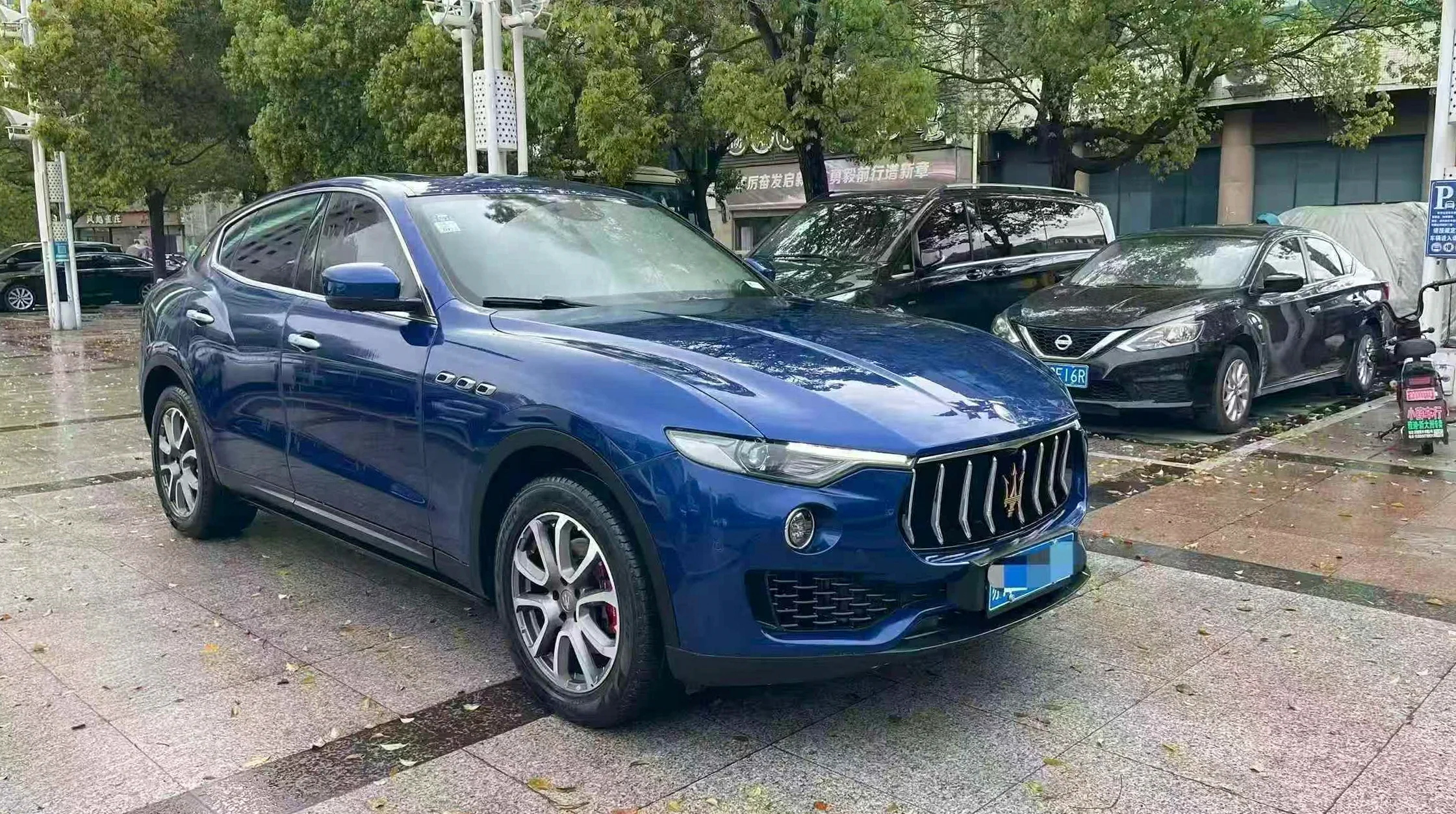 玛莎拉蒂Levante 正面外观三