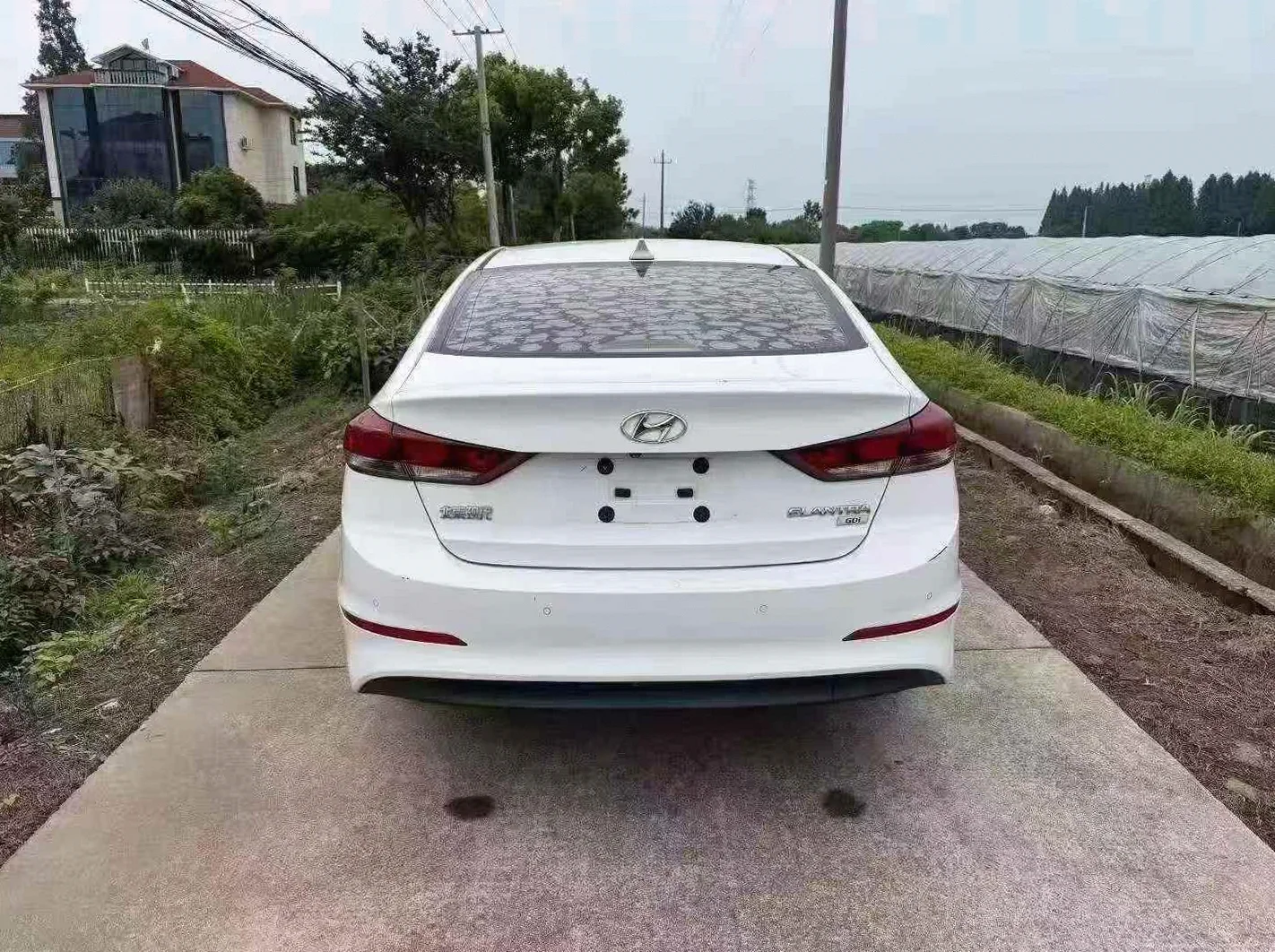现代领动 后面外观一
