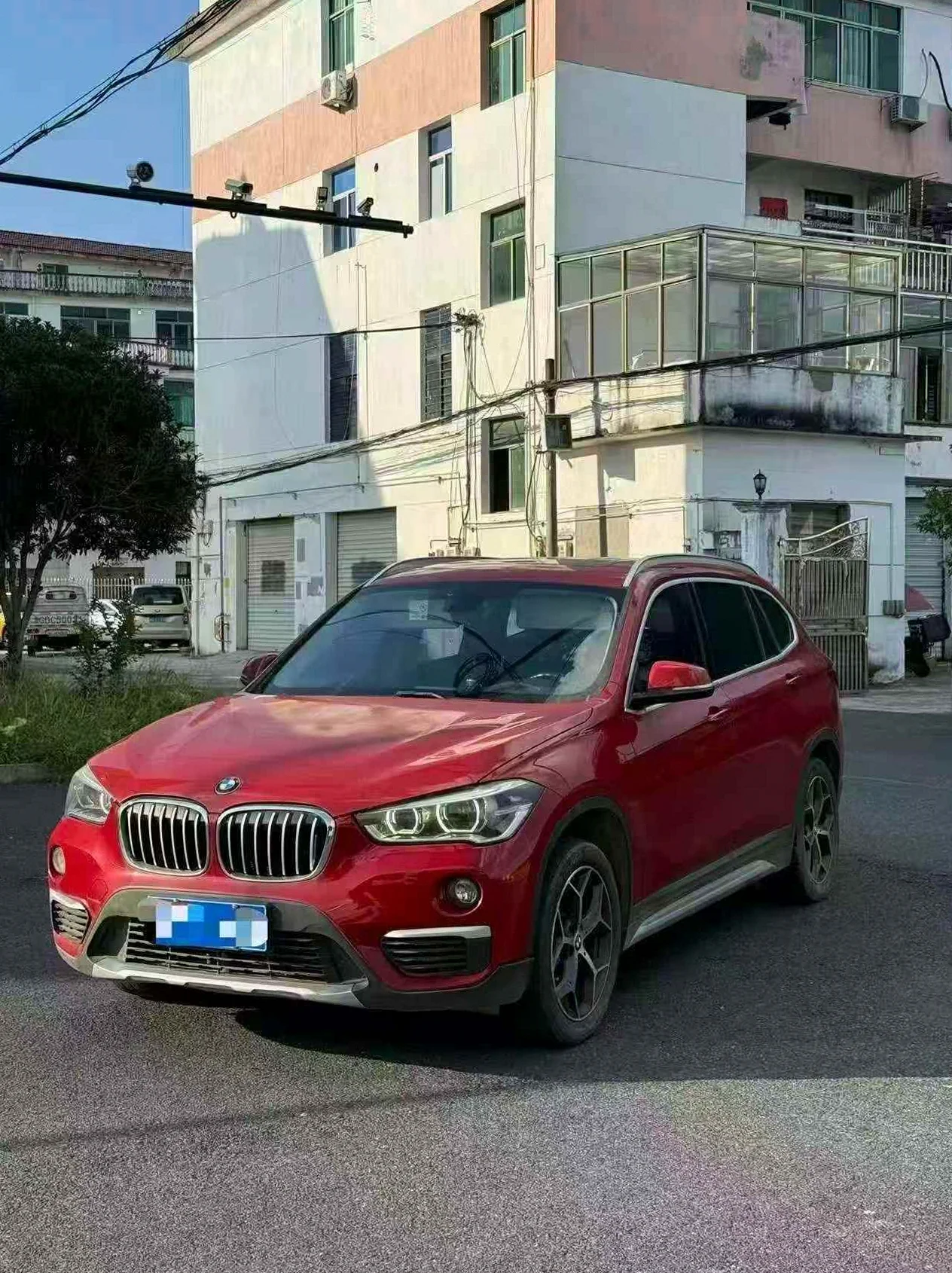 宝马X1 正面外观三