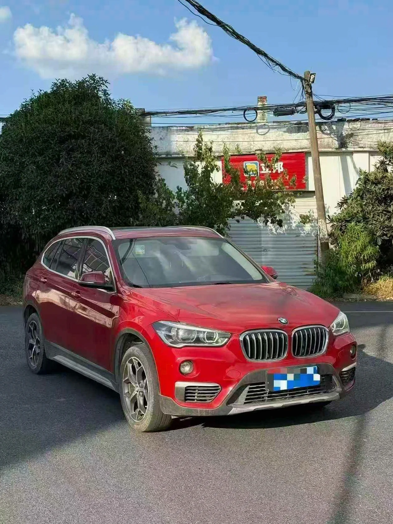 宝马X1 正面外观二