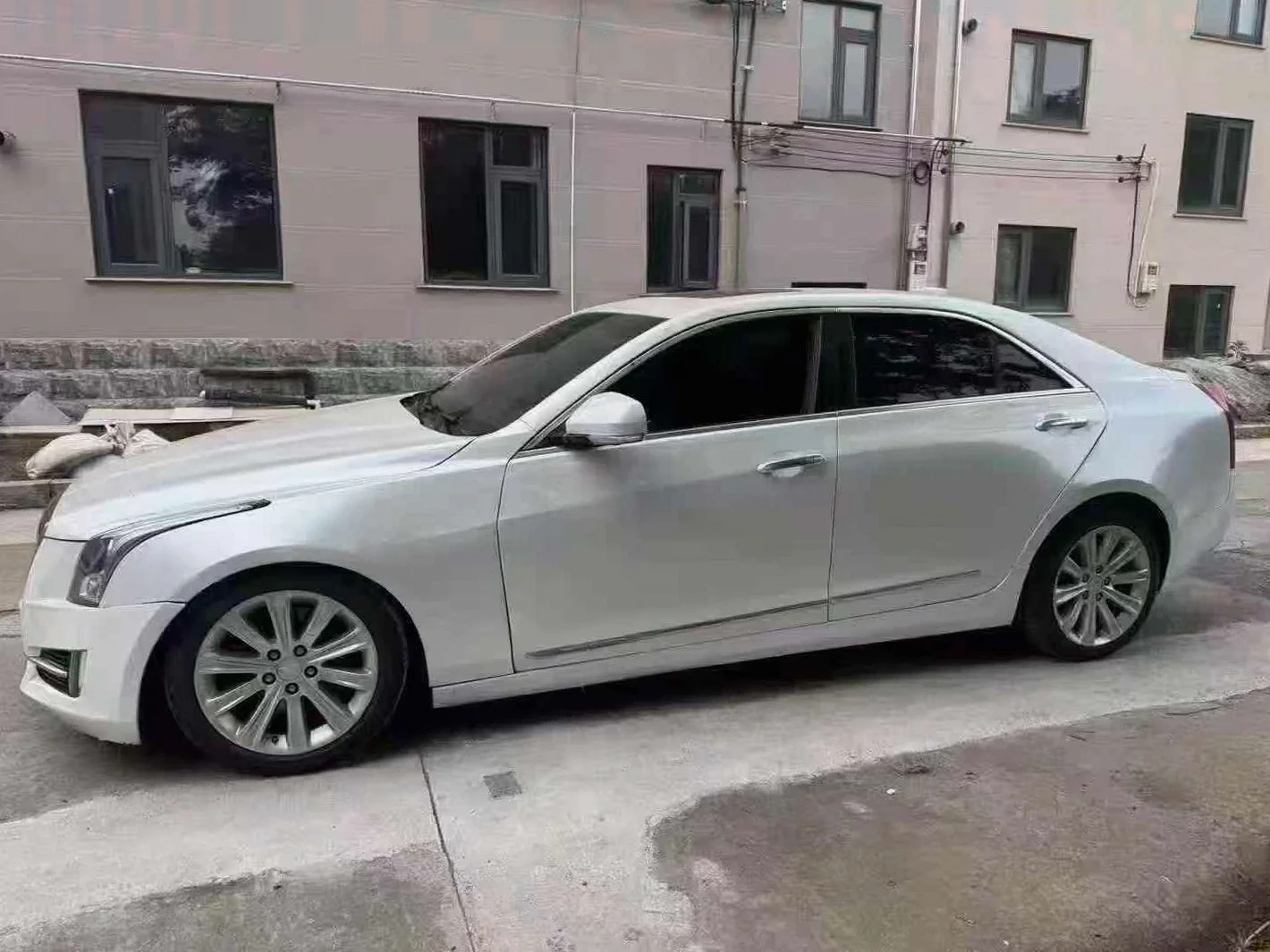 凯迪拉克ATS-L 正面外观二