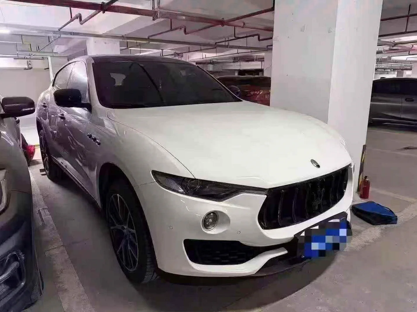 玛莎拉蒂Levante 正面外观三